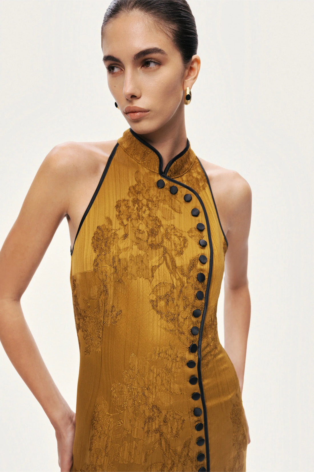 Nocturne Camel Women High-Neck Button-Detail Midi Dress SKU: N26YN2744_0053 Image 06