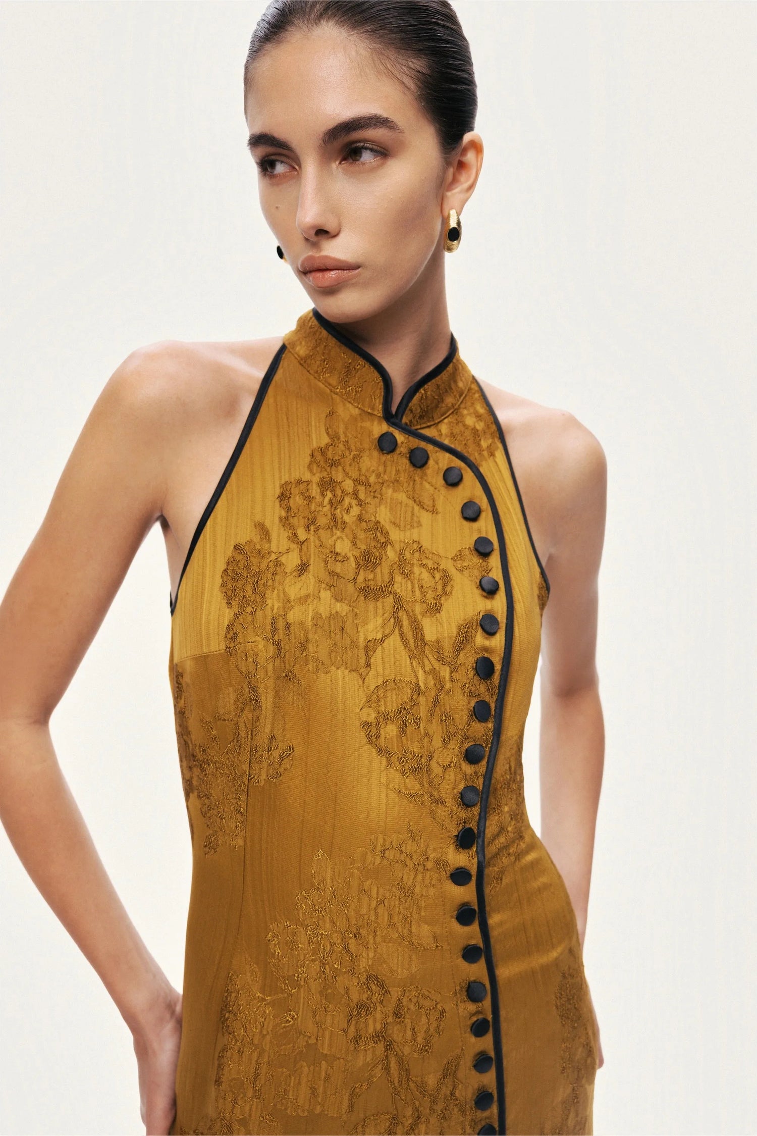 Nocturne Camel Women High-Neck Button-Detail Midi Dress SKU: N26YN2744_0053 Image 06