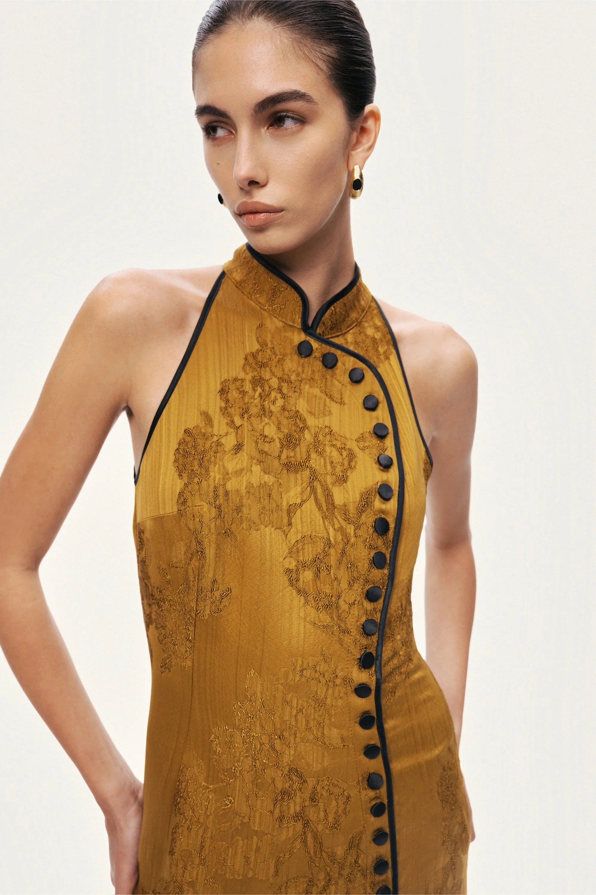 Nocturne Camel Women High-Neck Button-Detail Midi Dress SKU: N26YN2744_0053 Image 06