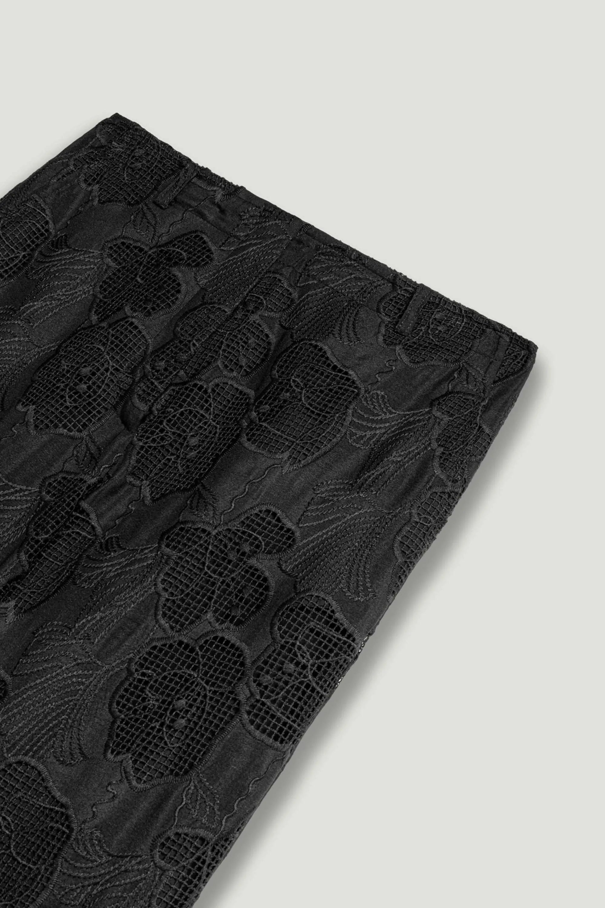 Nocturne Black Women Printed Relaxed Straight-Leg Pants SKU: N26YN3477_0002 Image 09