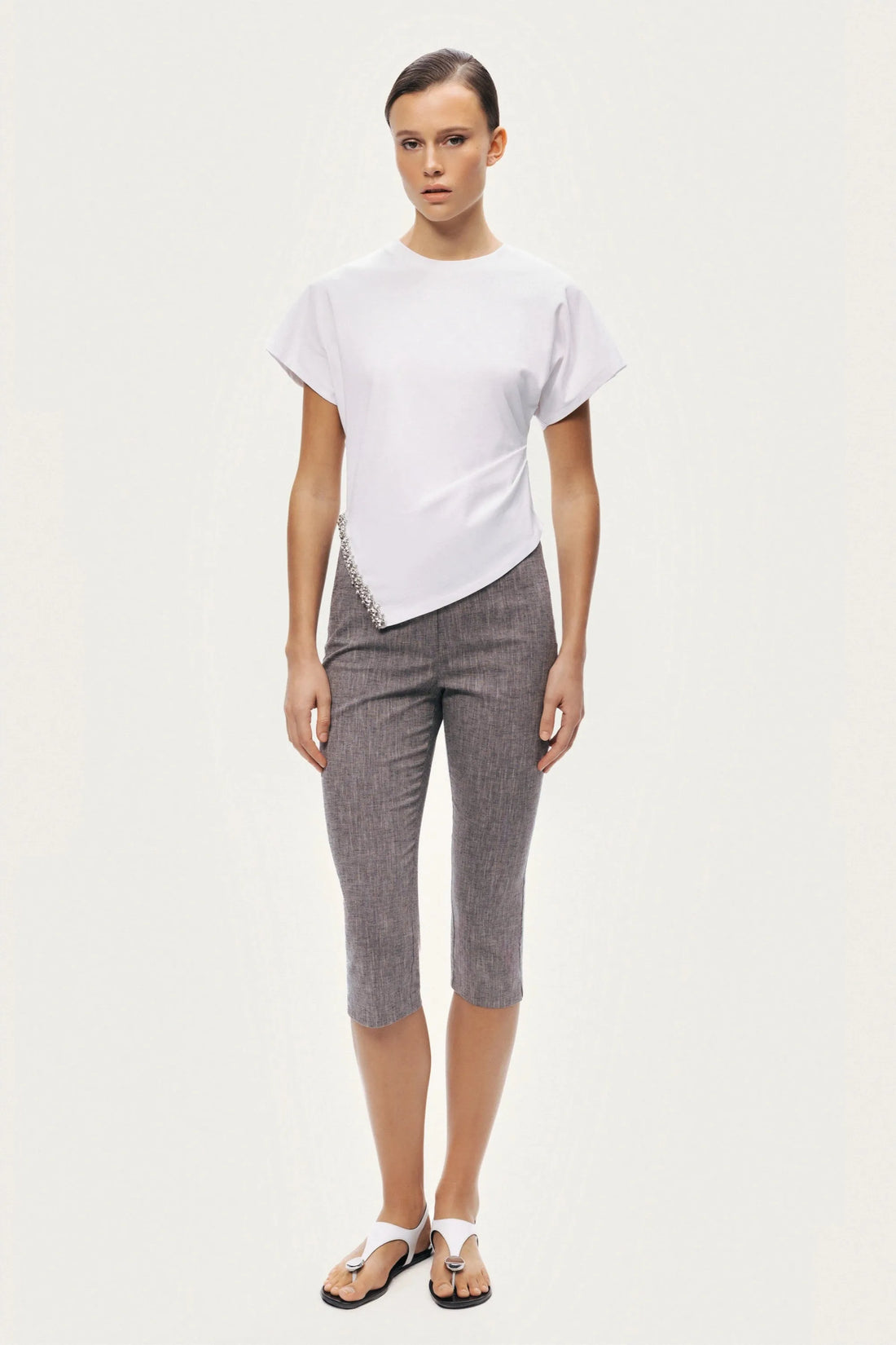 Nocturne Grey Women Tailored Linen Blend Capri Pants SKU: N26YN3502_0112 Image 02