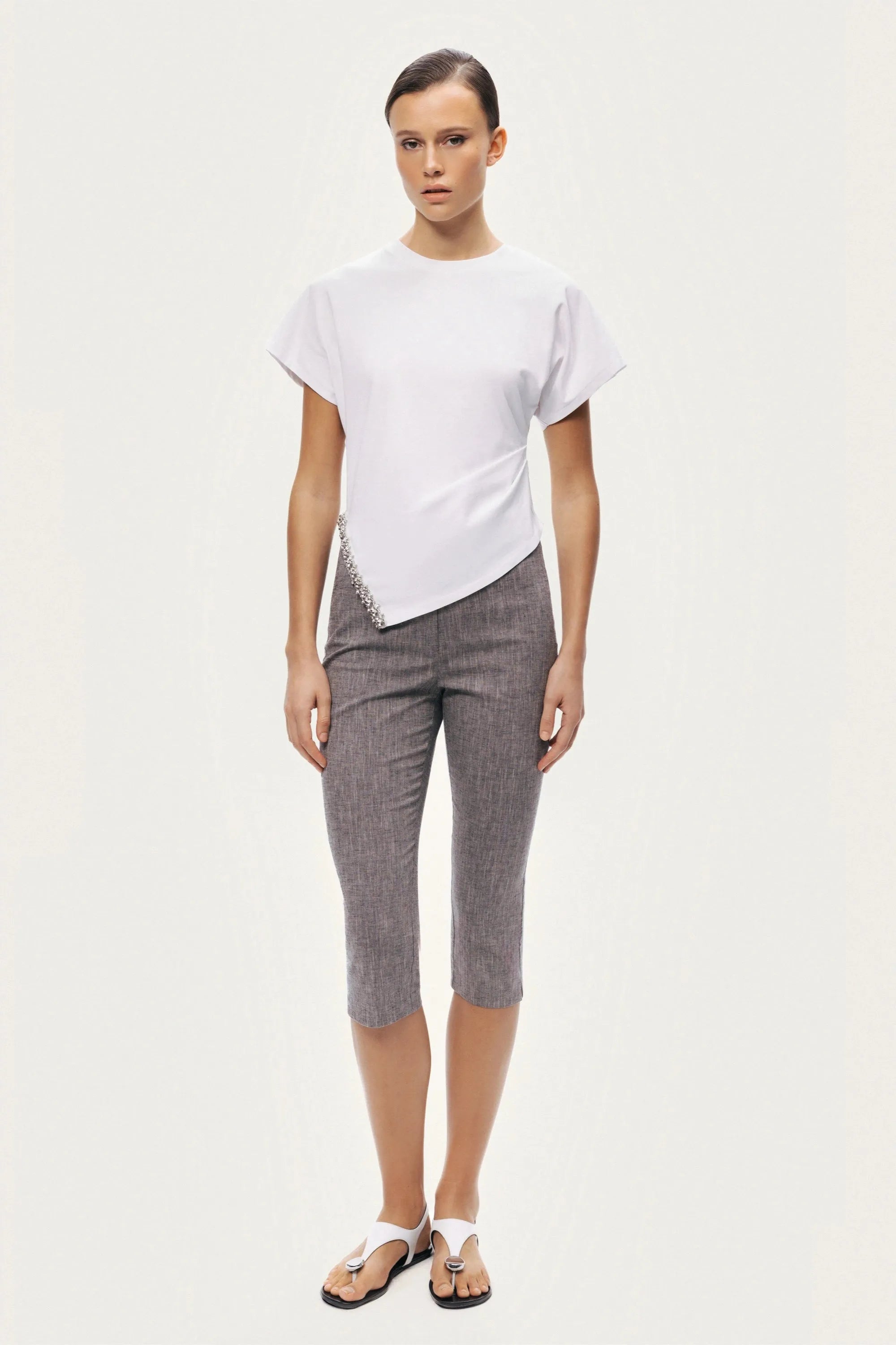Nocturne Grey Women Tailored Linen Blend Capri Pants SKU: N26YN3502_0112 Image 02