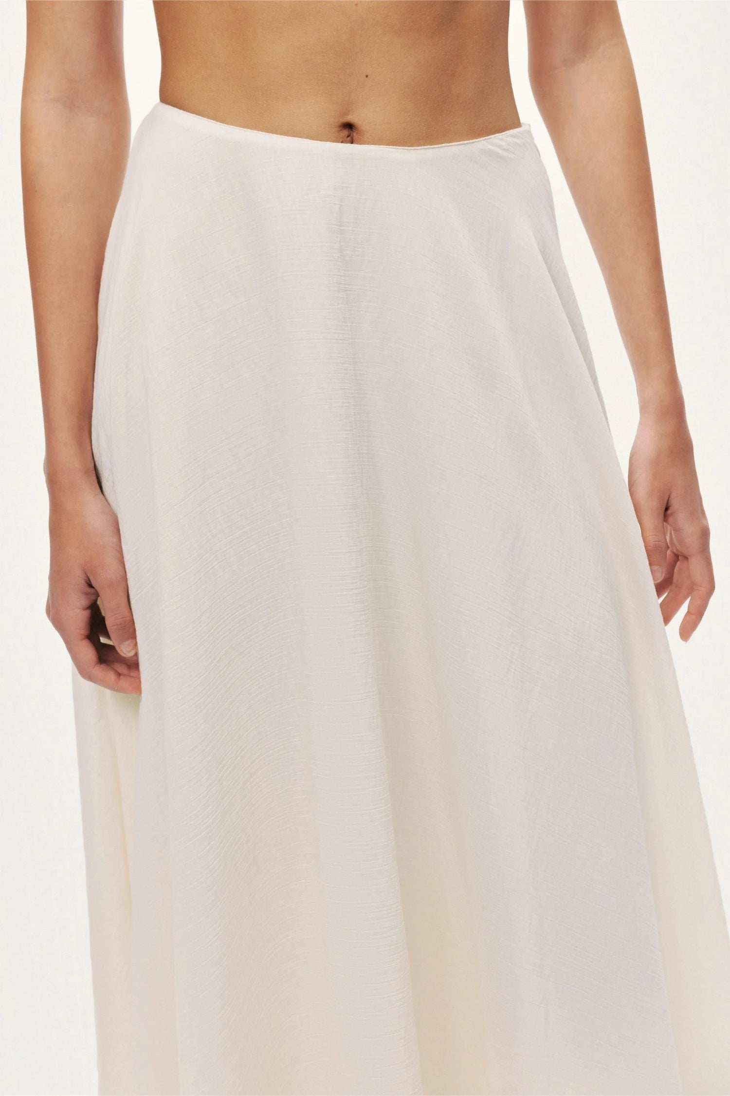 Nocturne Off-White Women Flowy High-Waisted Midi Skirt SKU: N26YN4270_0014 Image 05