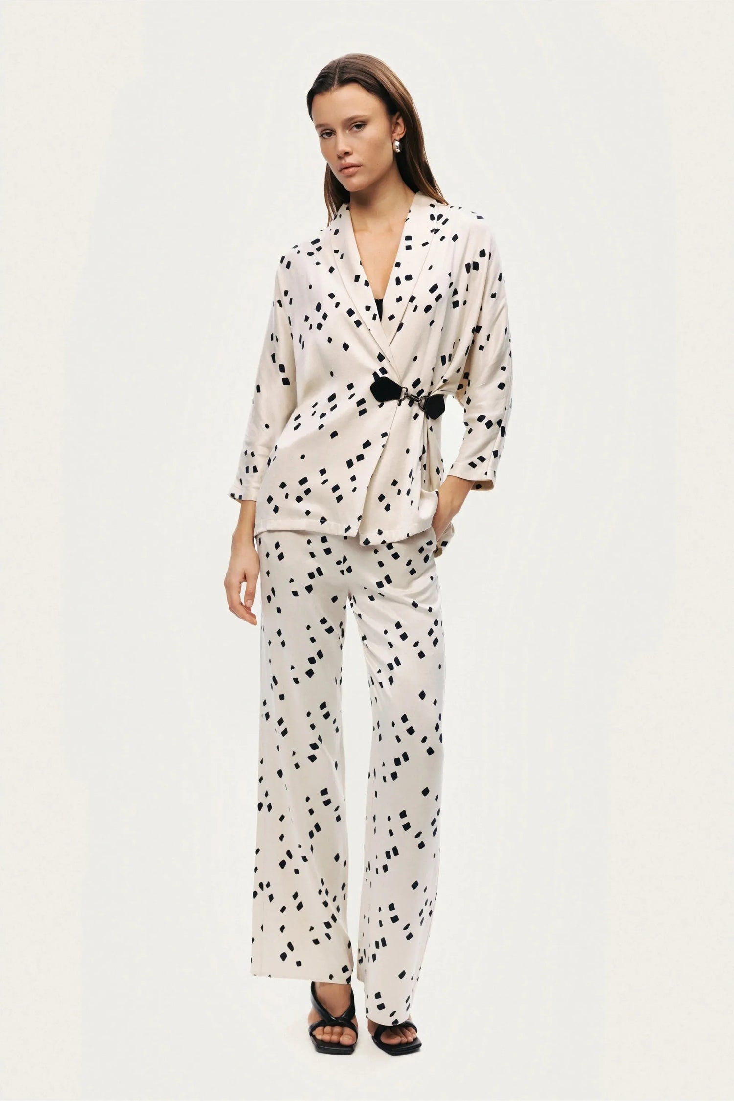 Nocturne Multi-Coloured Women Printed Wrap Jacket SKU: N26YN5361_0007 Image 02