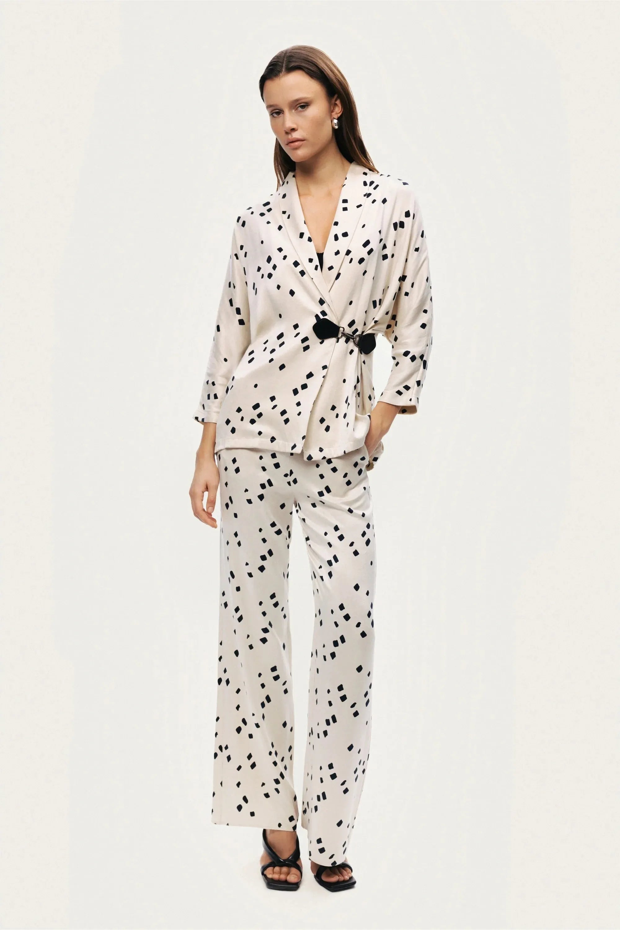 Nocturne Multi-Coloured Women Printed Wrap Jacket SKU: N26YN5361_0007 Image 02