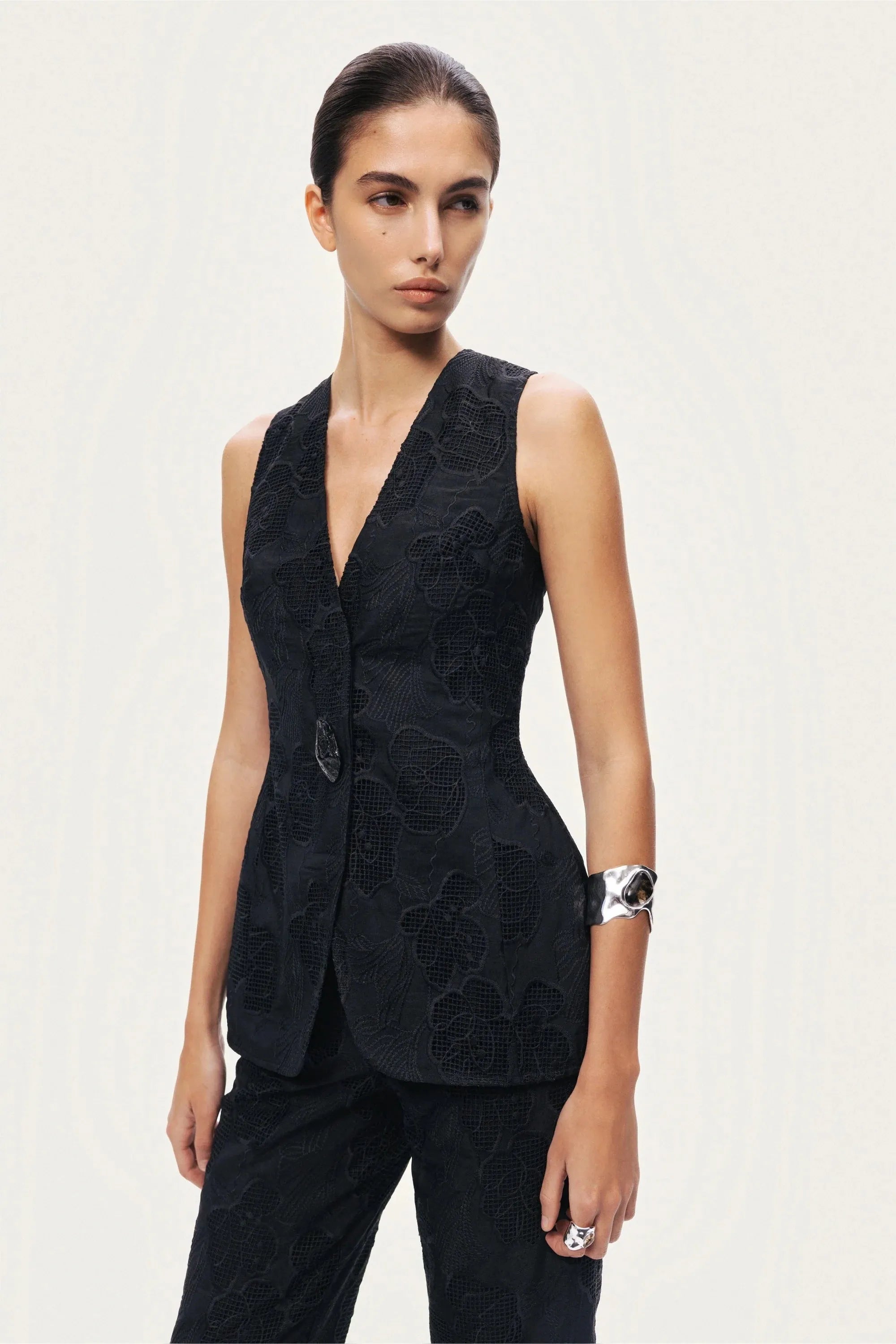 Nocturne Black Women Textured Tailored Vest SKU: N26YN7083_0002 Image 03