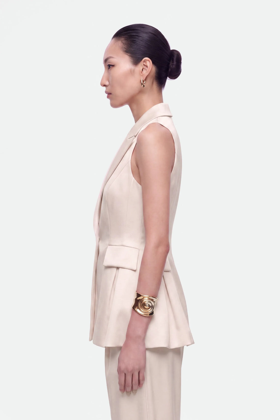 Nocturne Off-White Women Single Button Peak Lapel Vest SKU: N27KN7099_0014 Image 02