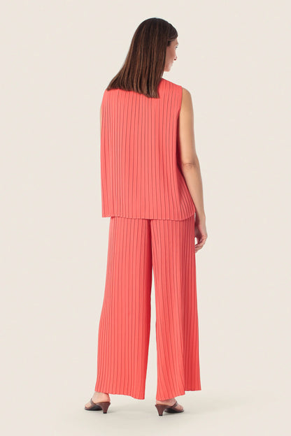 Gerry Weber Red Lobster 0 Sleeveless Pleated Blouse SKU: N61015_302 Image 04