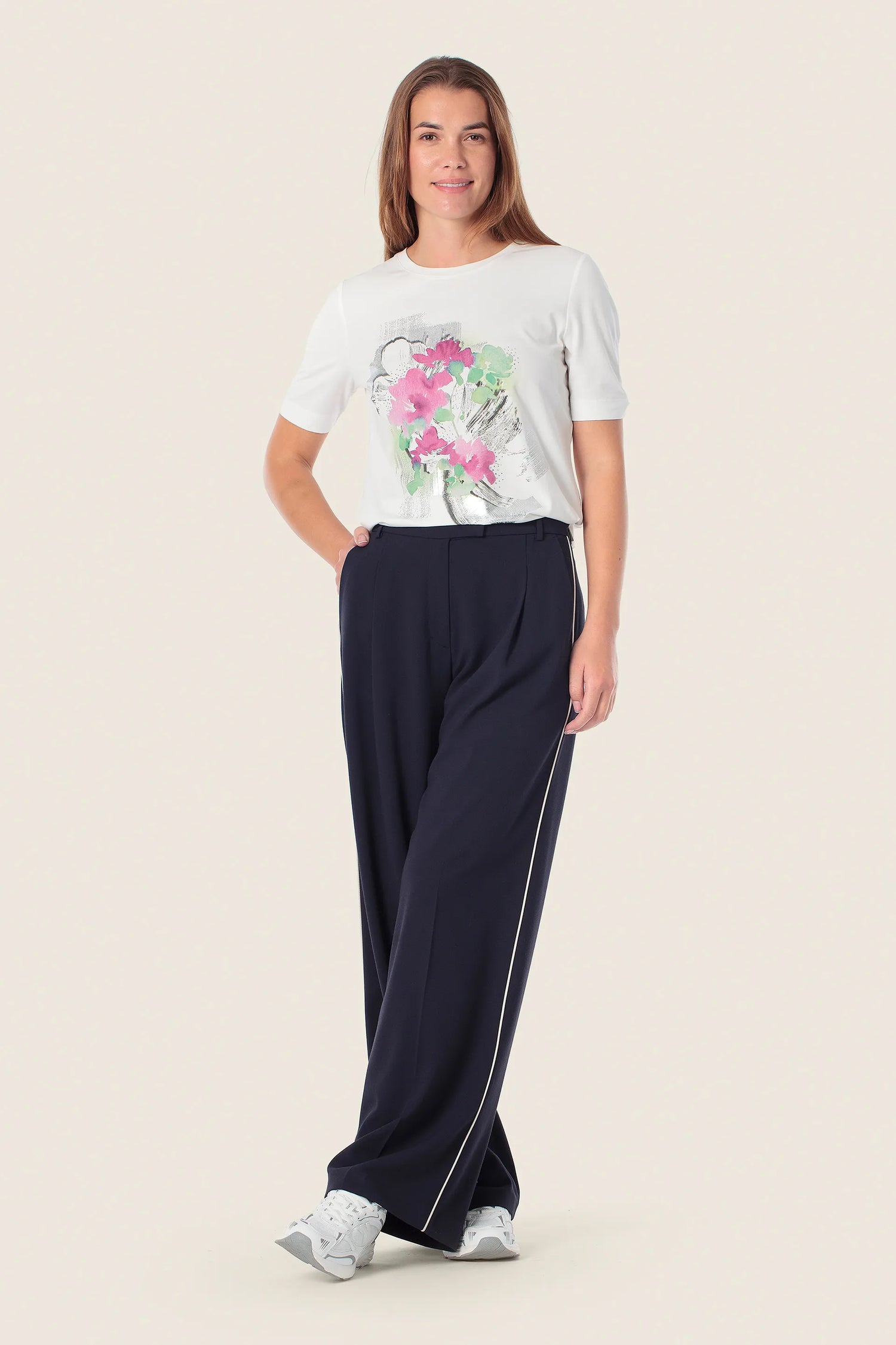 Gerry Weber White Off White 0 White T-Shirt With Graphic Print SKU: N61712_121 Image 03
