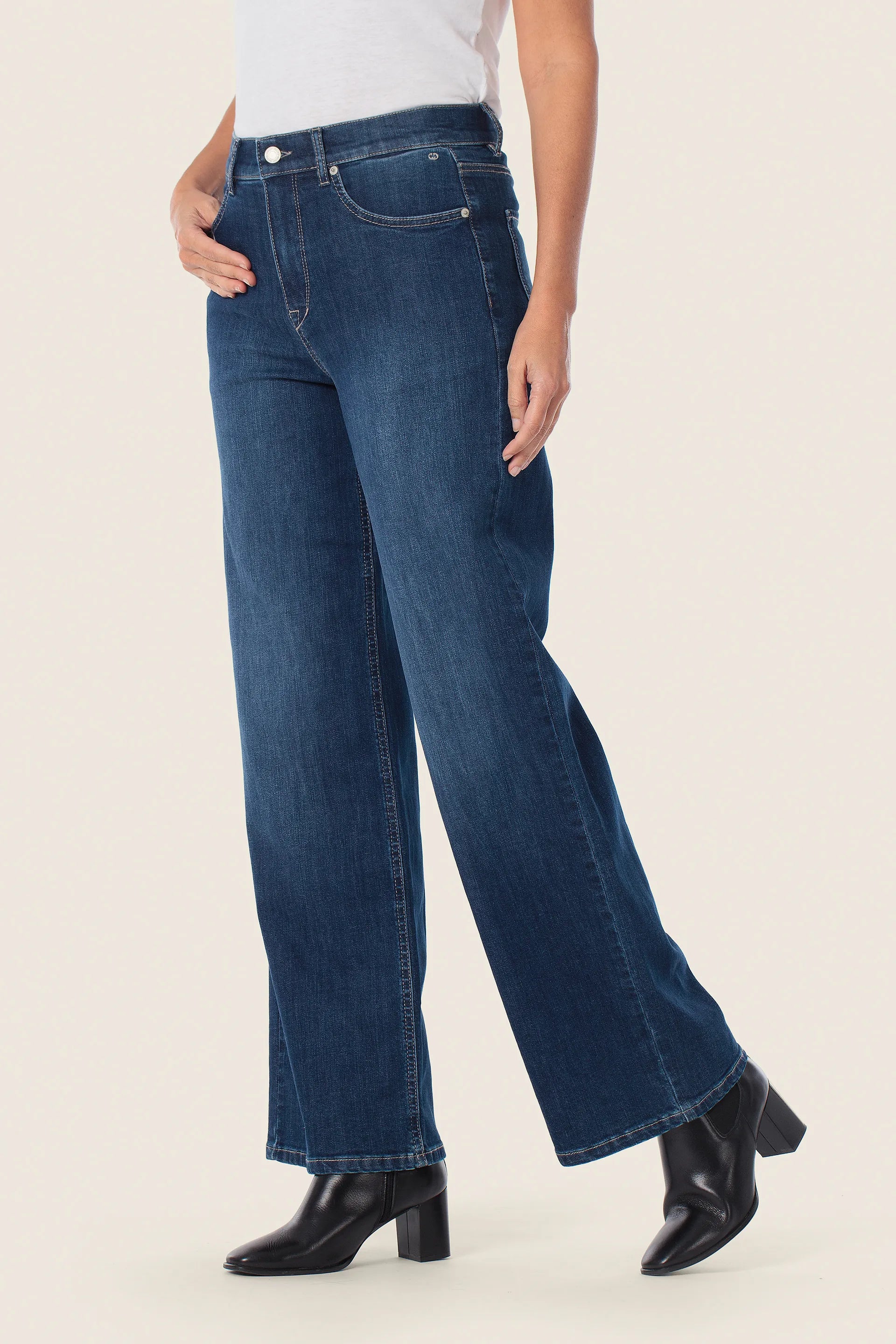 Gerry Weber Blue MŽdium Denim 0 Blue Loose Fit Jeans SKU: N67063_396 Image 01