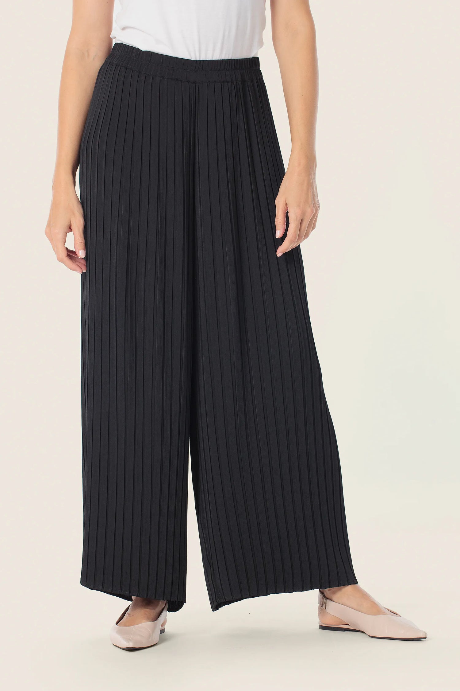 Gerry Weber Black 0 Pleated Wide Leg Slip On Trousers SKU: N67114_120 Image 01