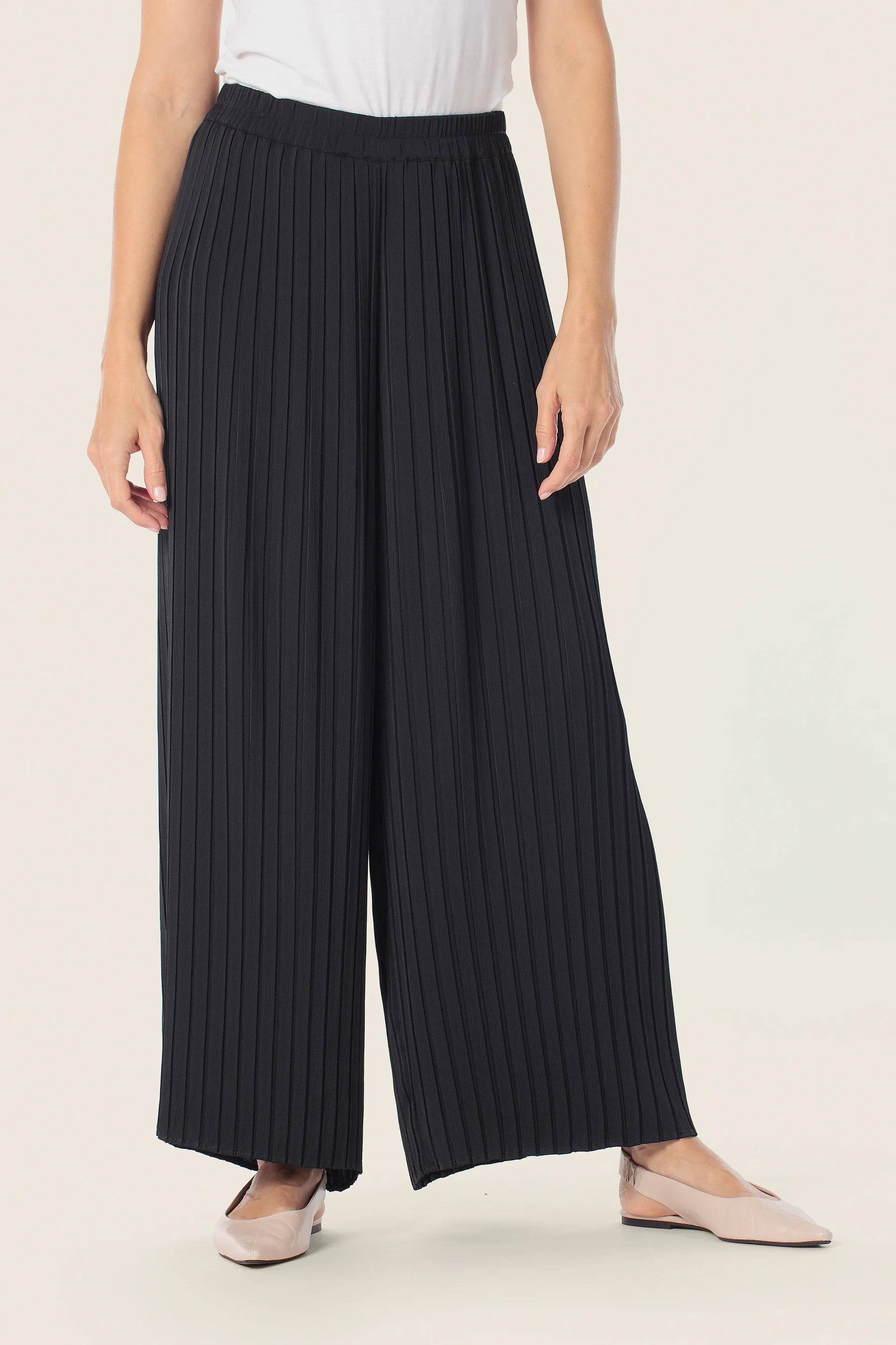 Gerry Weber Black 0 Pleated Wide Leg Slip On Trousers SKU: N67114_120 Image 01