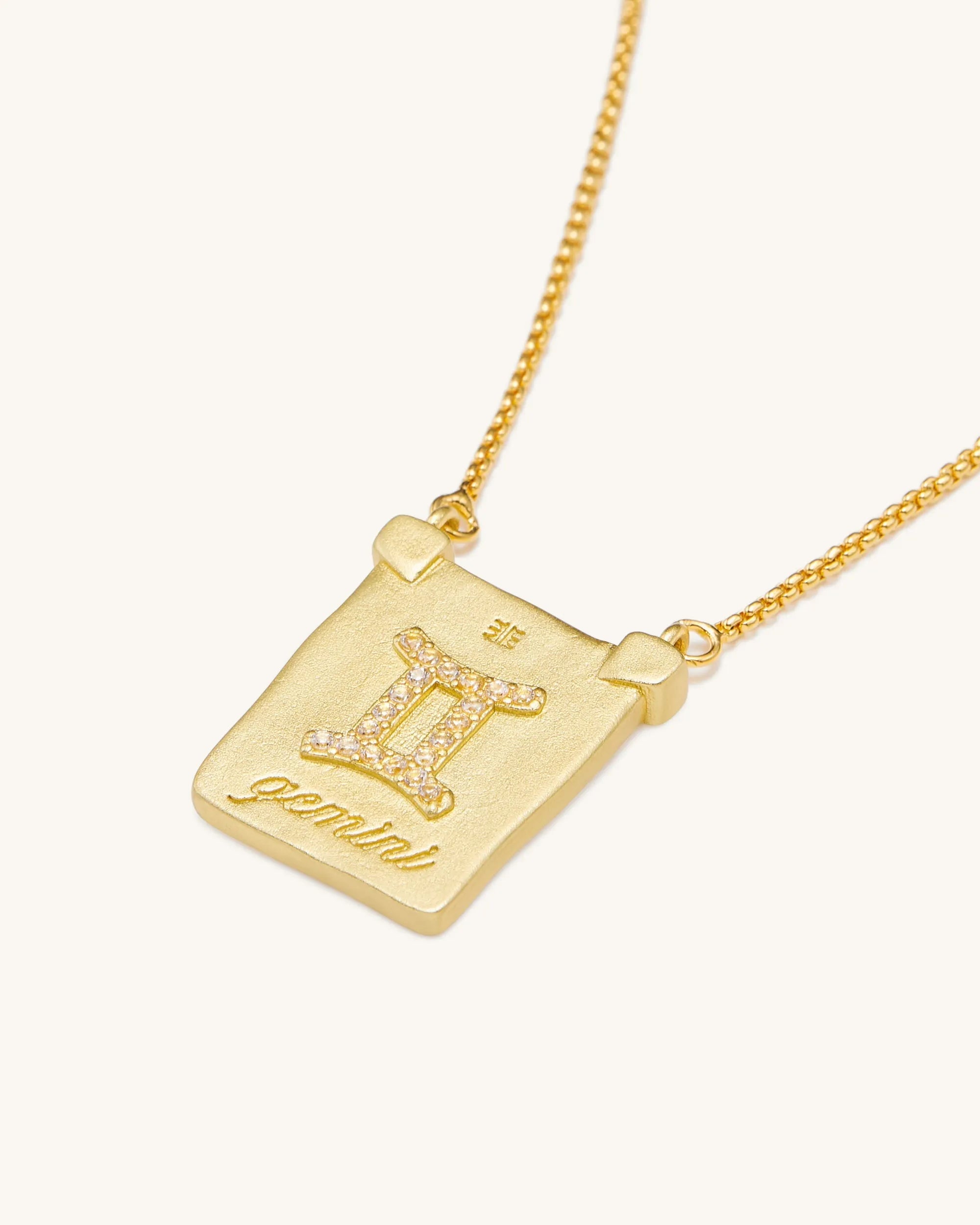 JW PEI_Gold_Zodiac Pendant Necklace_NE005-1_Gold_09