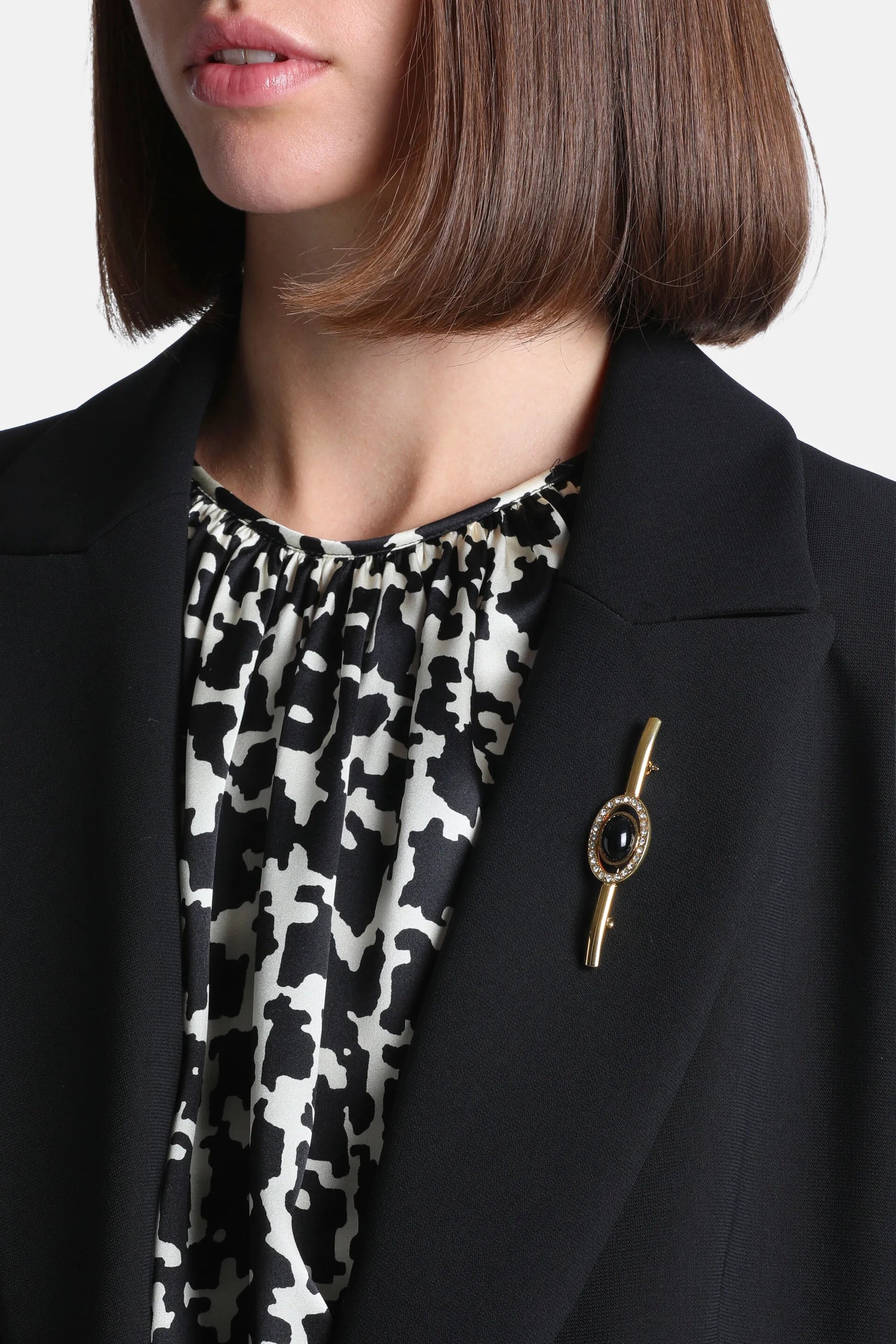 Luisa Spagnoli Nero/Nickel/Oro Women Nipplo - Crystal-Embellished Cabochon-Effect Brooch SKU: NIPPLO_0101 0001 0002 Image 02