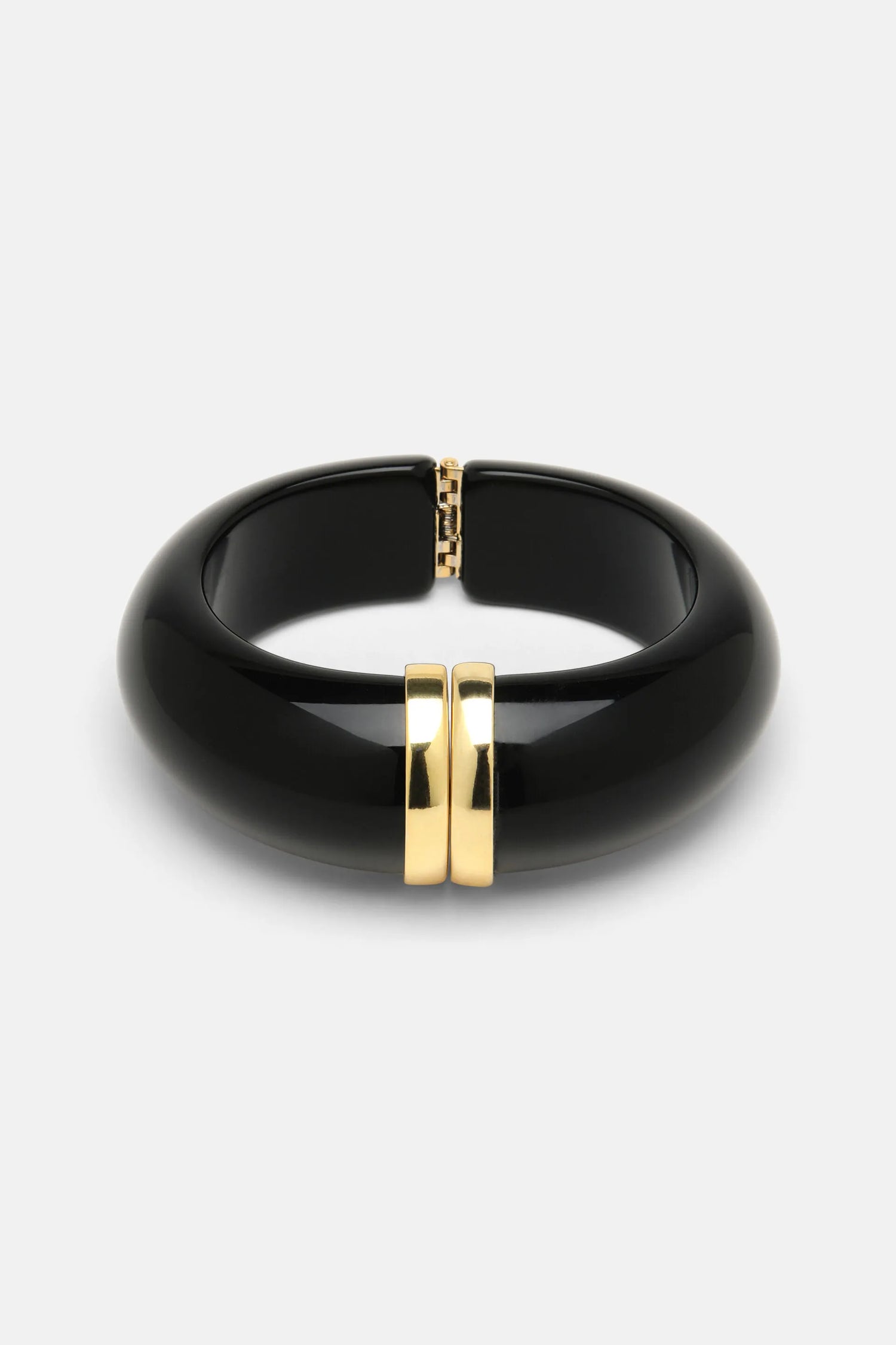 Luisa Spagnoli_Black_Nomaglio - Cuff Bracelet_NOMAGLIO A_0102 0002_02