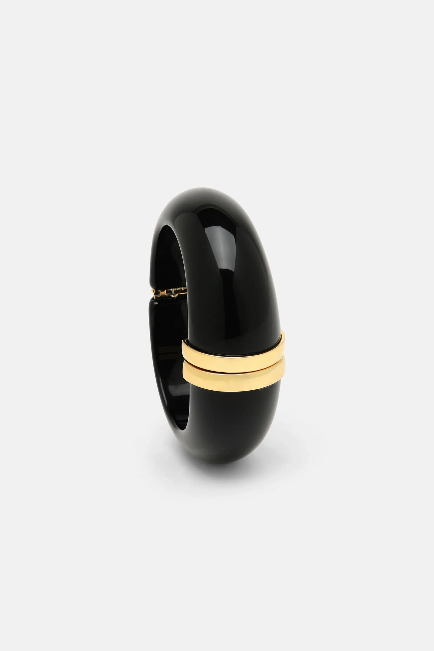 Luisa Spagnoli_Black_Nomaglio - Cuff Bracelet_NOMAGLIO A_0102 0002_03