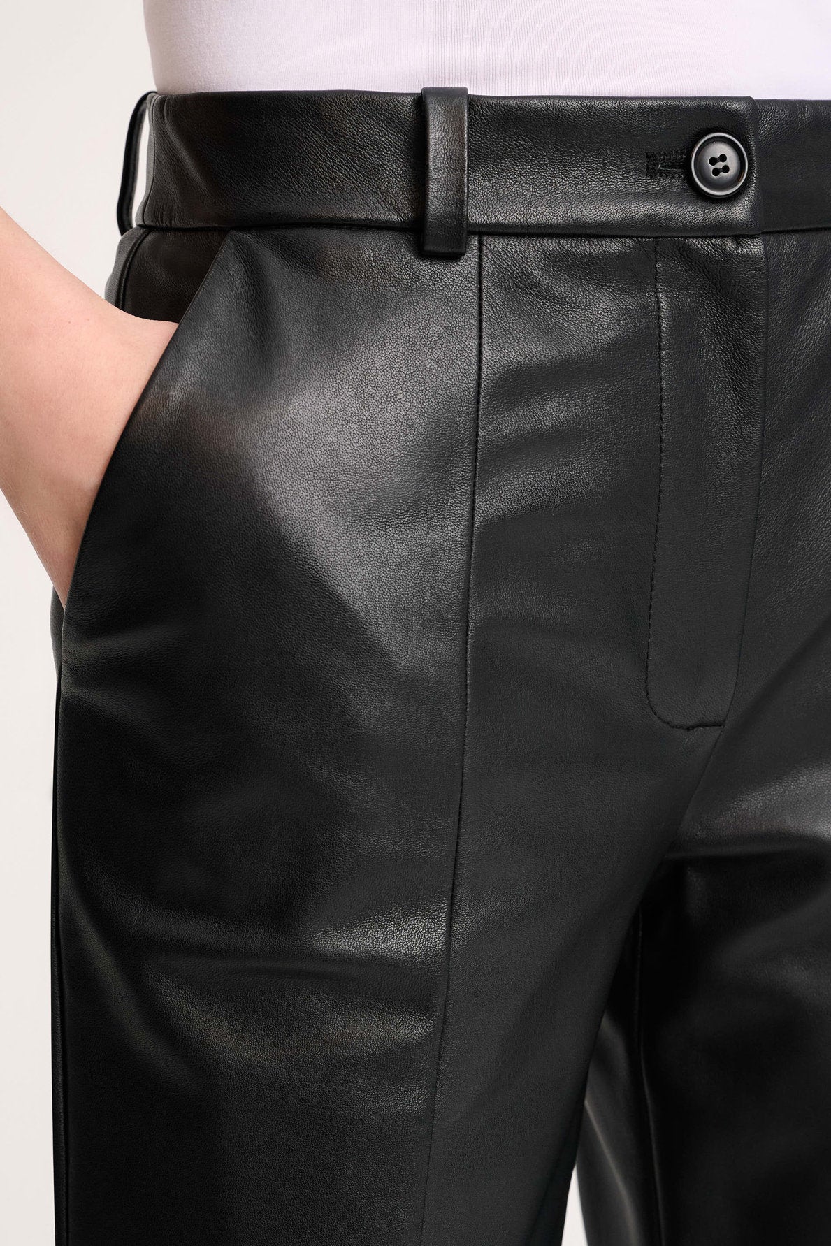 Omonimo Cropped Leather Pants_OMONIMO_0101_03