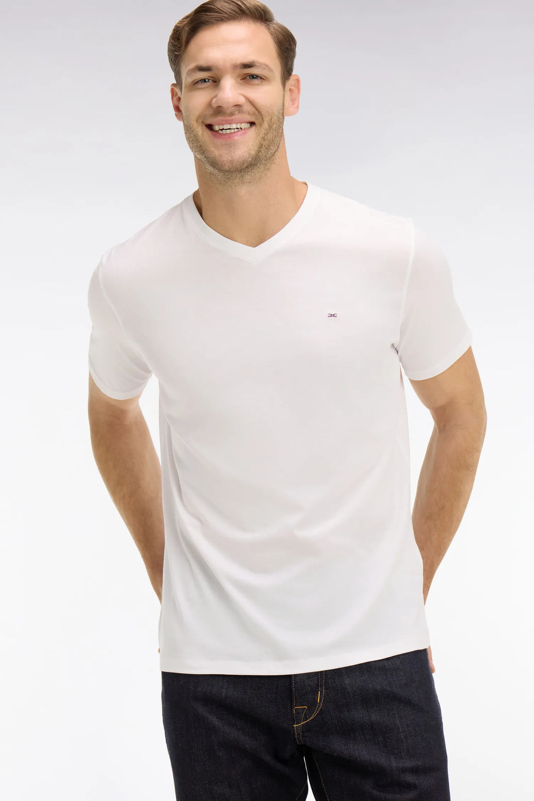 Eden Park White Men V-Neck White Light Pima Cotton T-Shirt SKU: PPKNITCE0008_BC Image 02
