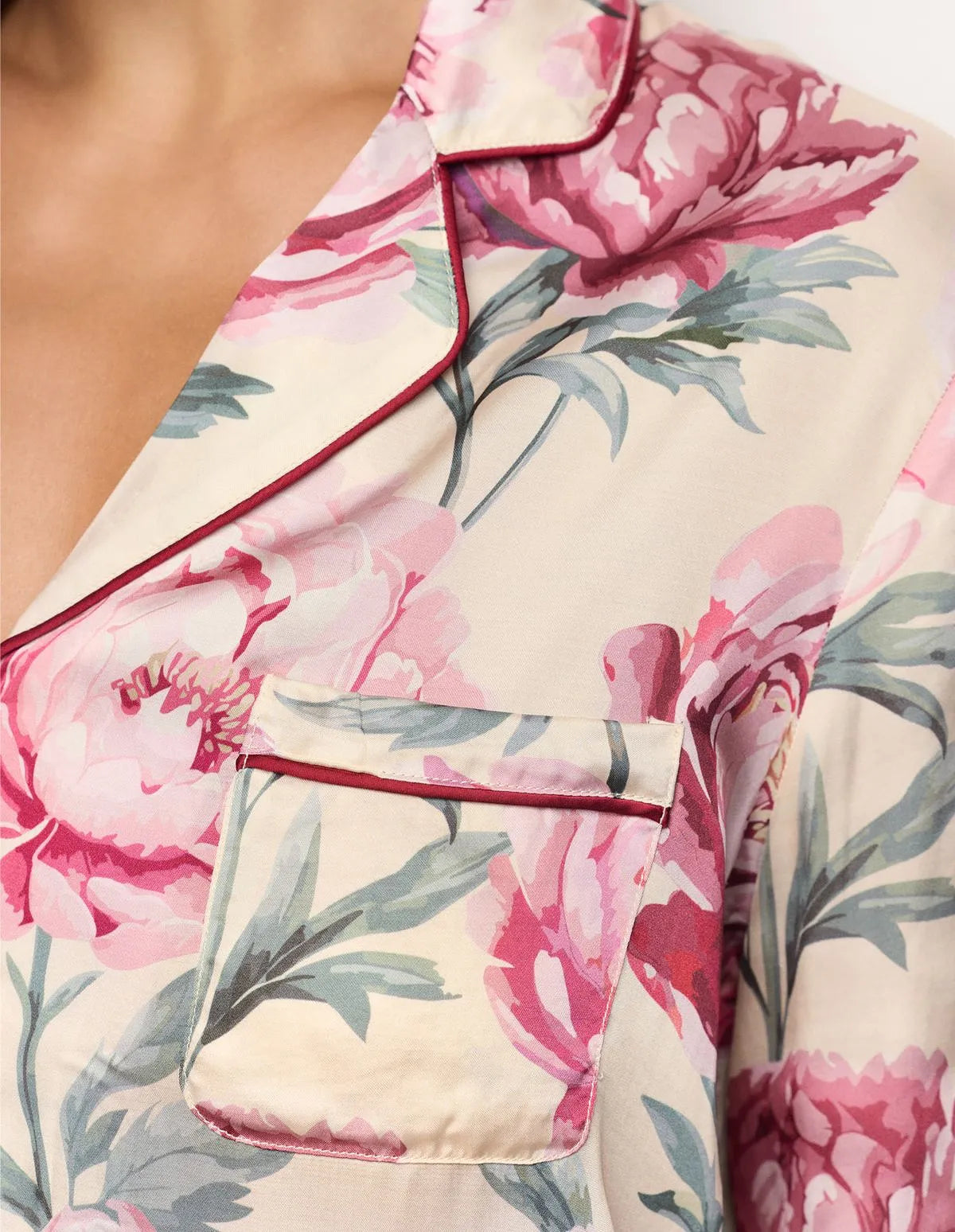 Yamamay_Printed_Long Open Pyjamas in Viscose Satin Ð Eloise_PPRD183003_128_04