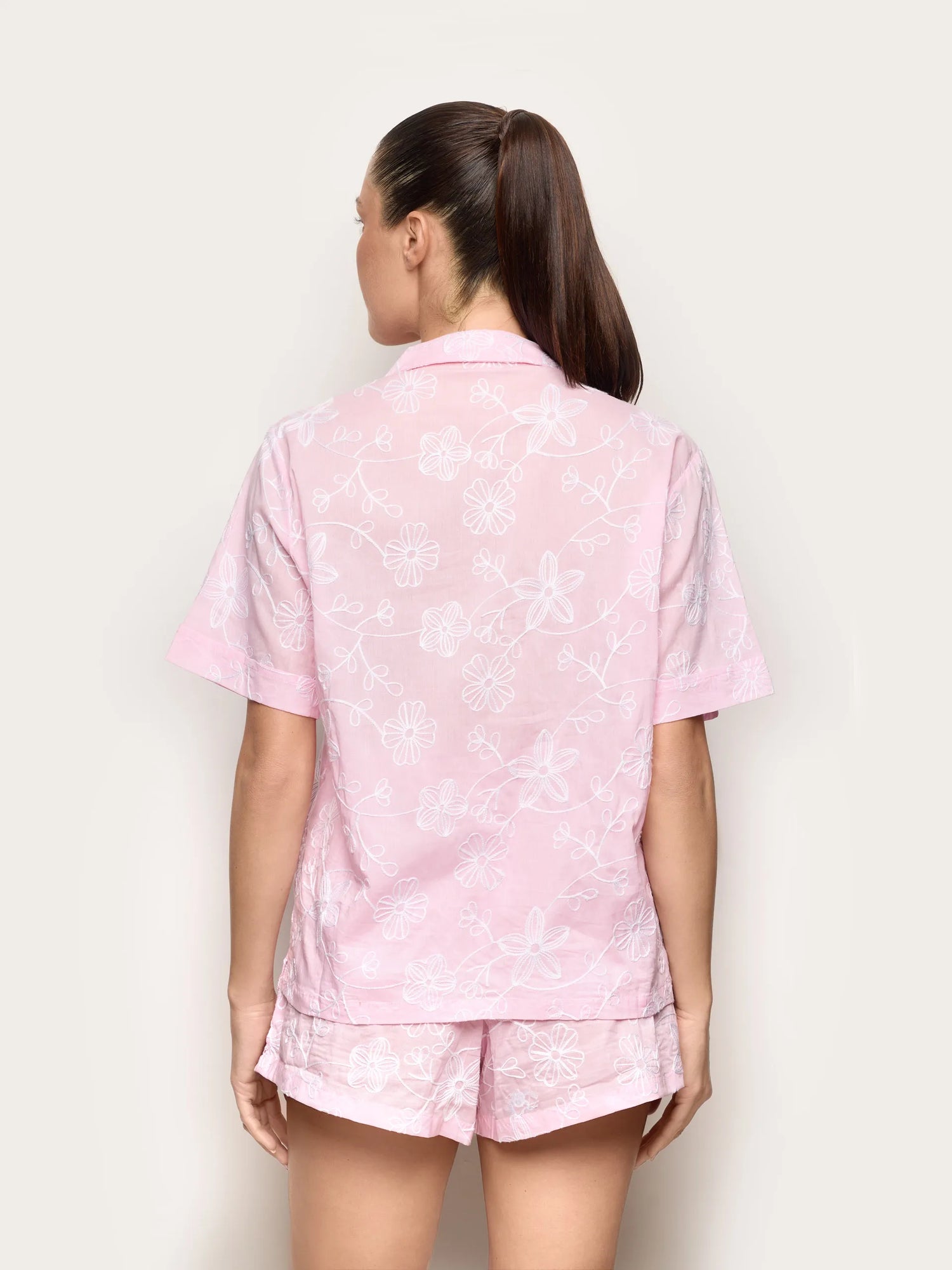 Yamamay_Candy Pink_Short-Pyjamas with Front Opening - Broderie II_PPRD191006_086_05
