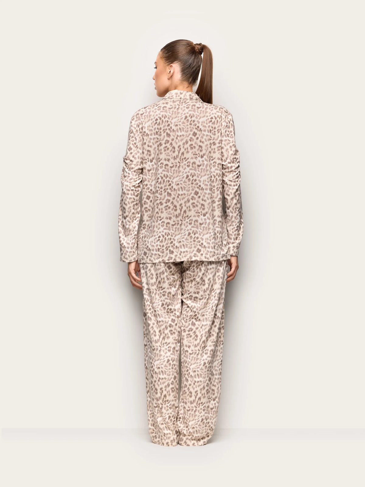 Yamamay PRINTED Women Long-Pyjamas with Front Opening - Wild Soul SKU: PPRD193002_128 Image 04