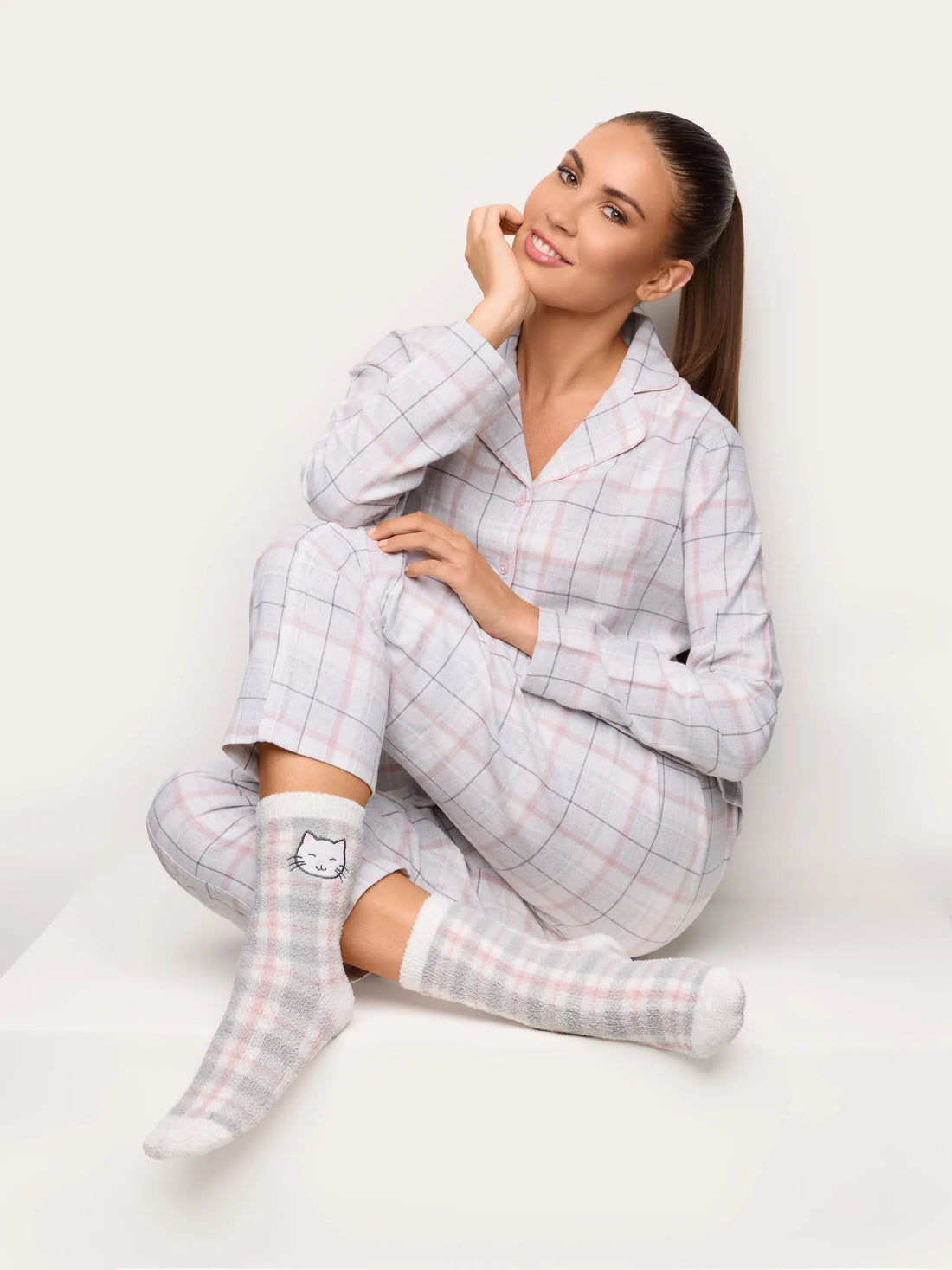 Yamamay PRINTED Women Long-Pyjamas with Front Opening - Purrfect Dreamer SKU: PPRD193004_128 Image 01