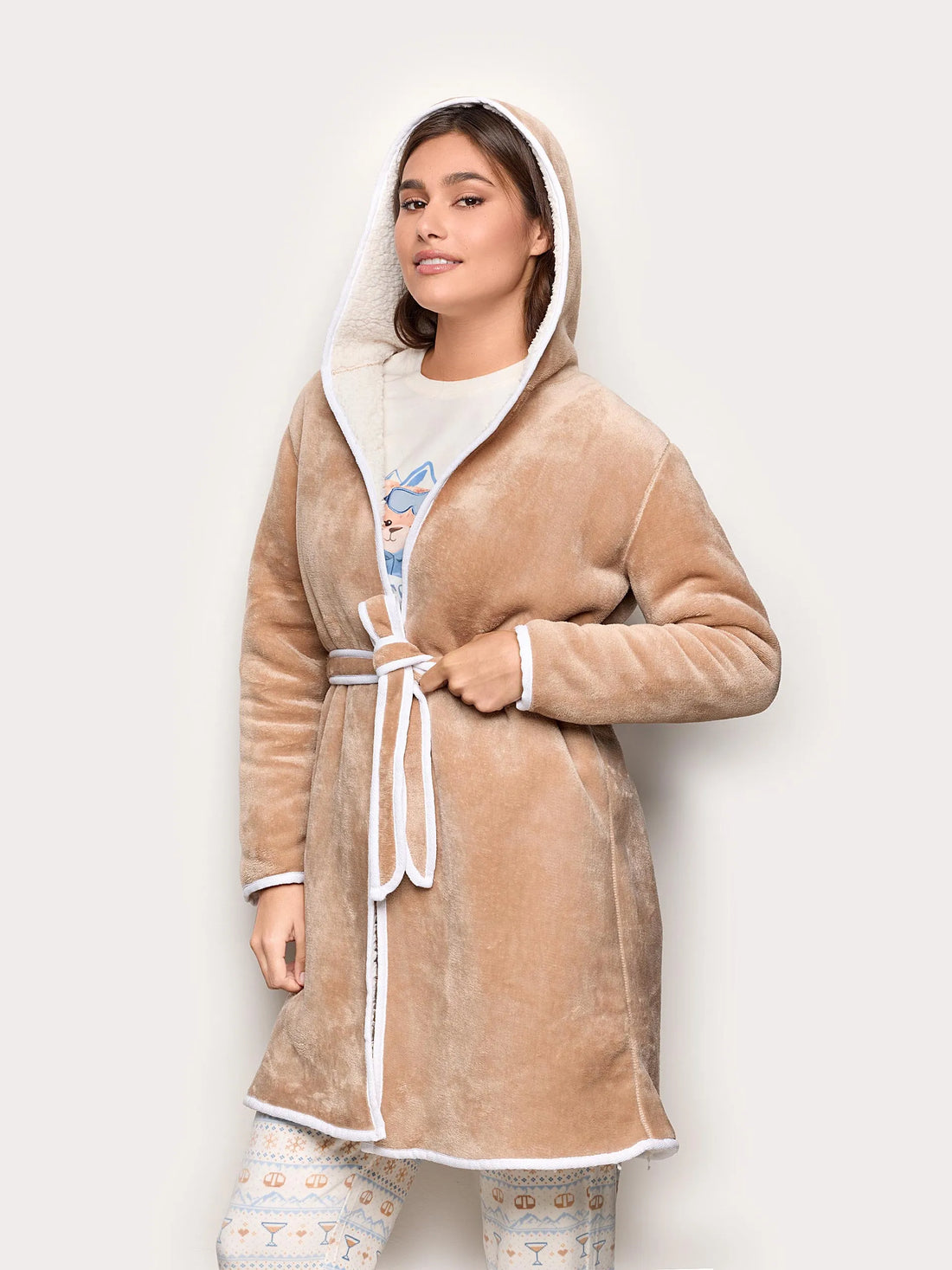 Yamamay_Skin_Apr�s Ski Fur Hooded Dressing Gown_PVED184008_075_01