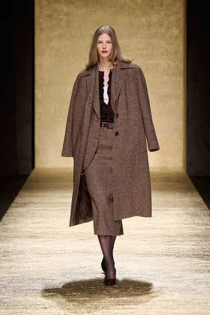 Luisa Spagnoli_Var Spinato Ruggine_Scale - Oversized Tweed Coat Ð Fashion Show_SCALE_3975_01