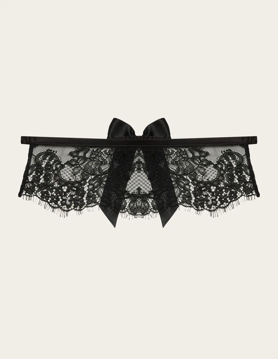 Yamamay_Black_Lace Mask and Gloves Set with Cutout Details Ð Priv� Kylie_SCTD183001_072_05