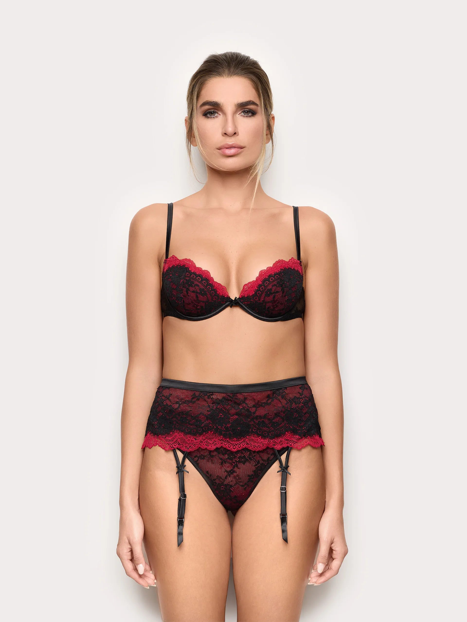 Yamamay_Black_Adjustable Lace Suspender Belt Romantic_SCZD184002_072_02