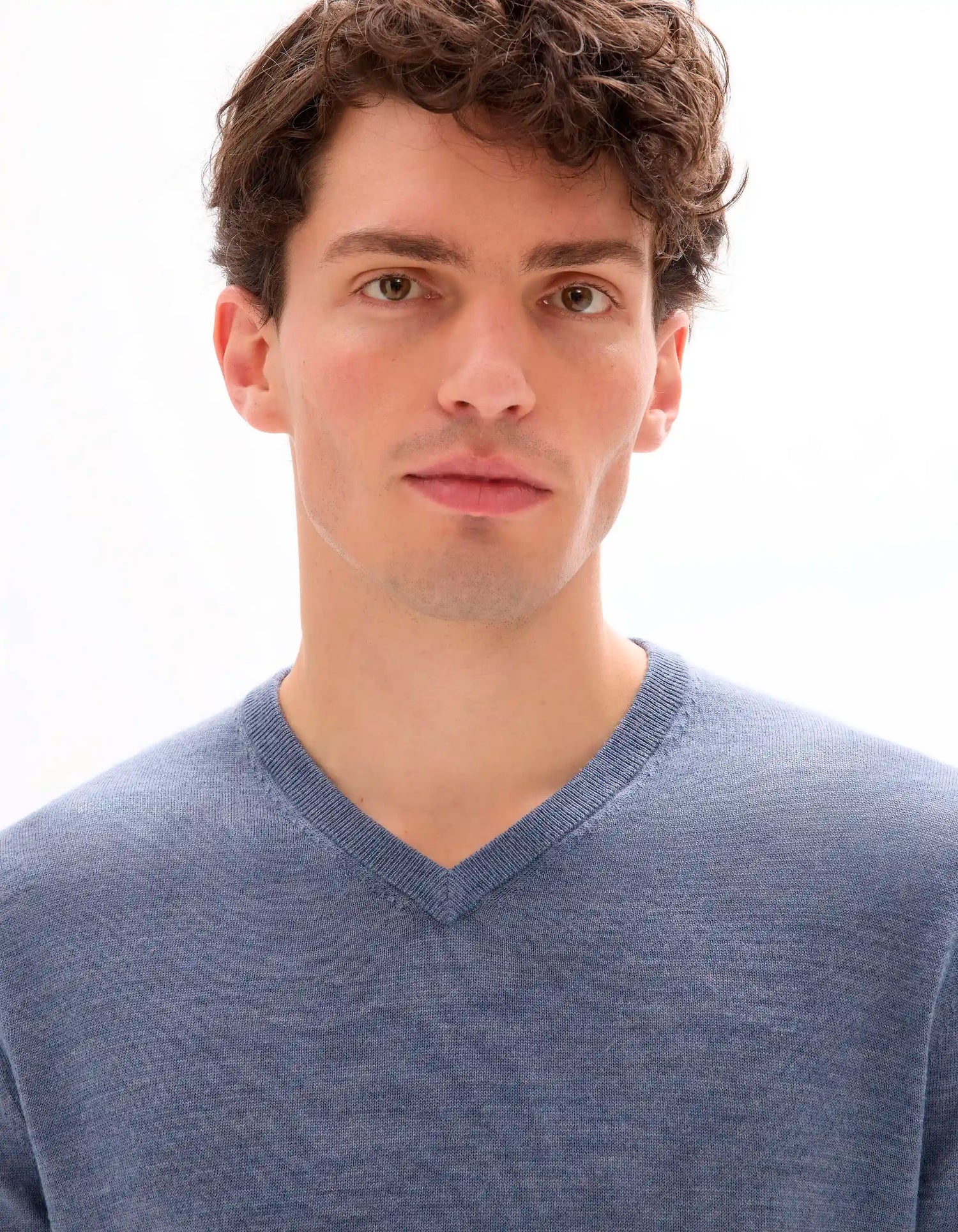 Celio_Dark Storm_100% Merino Wool V-Neck Sweater_SEMERIV_DARK STORM_04