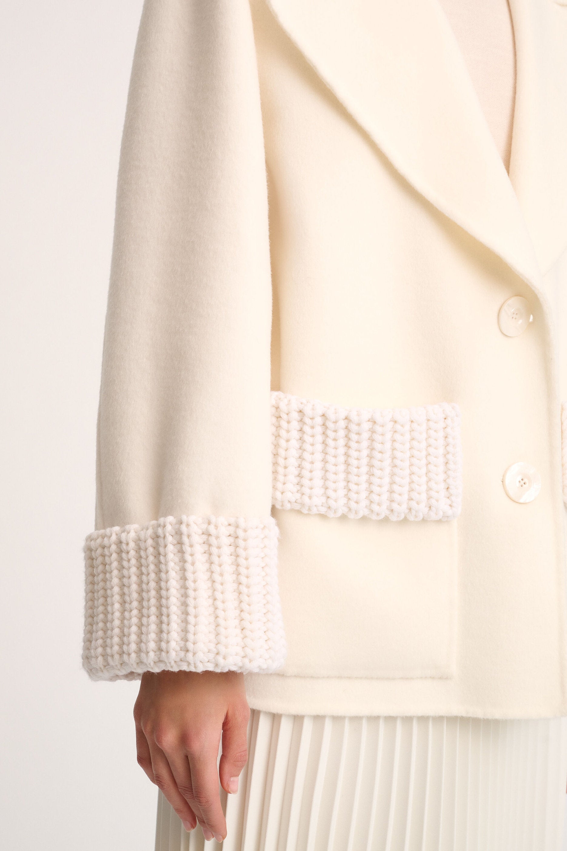 Sonico Pea Coat With Knit Details_04