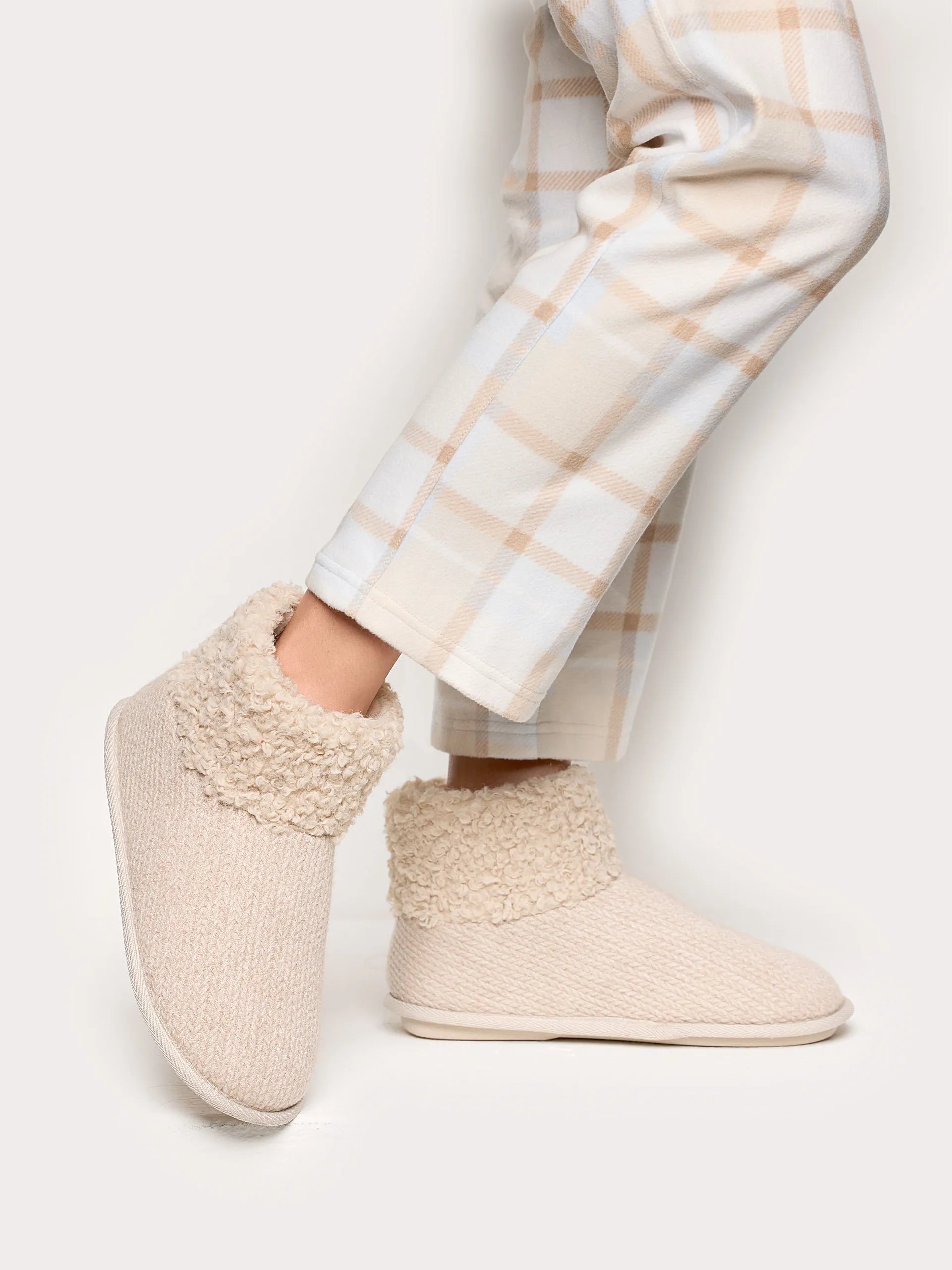 Yamamay_Sand_Apr�s Ski Boot Slipper_SPFD184007_094_01
