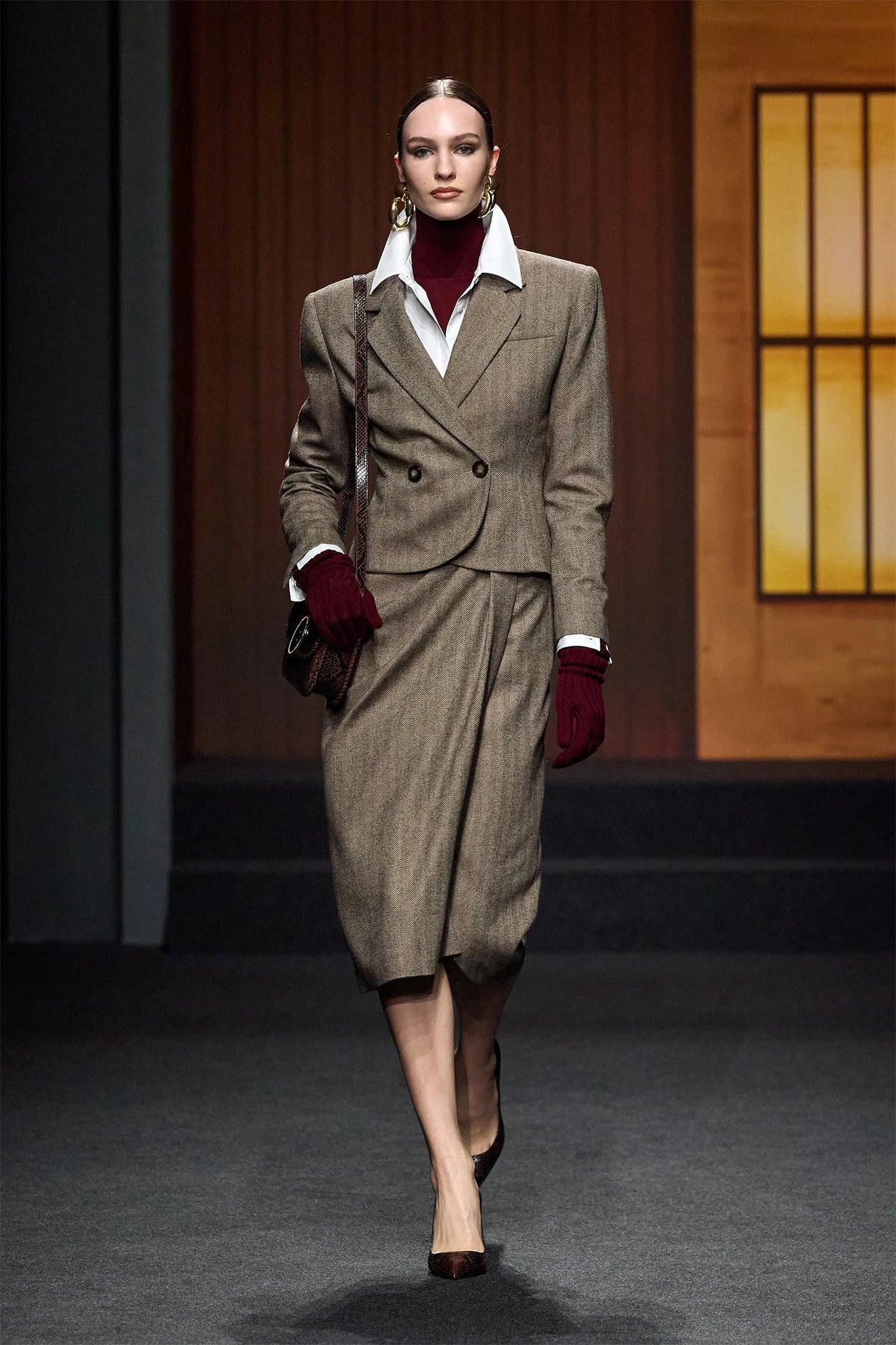 Luisa Spagnoli Var Spinro Fango Women Steffi Blazer with Oversized Shoulders - Fashion Show SKU: STEFFI_3467 Image 05