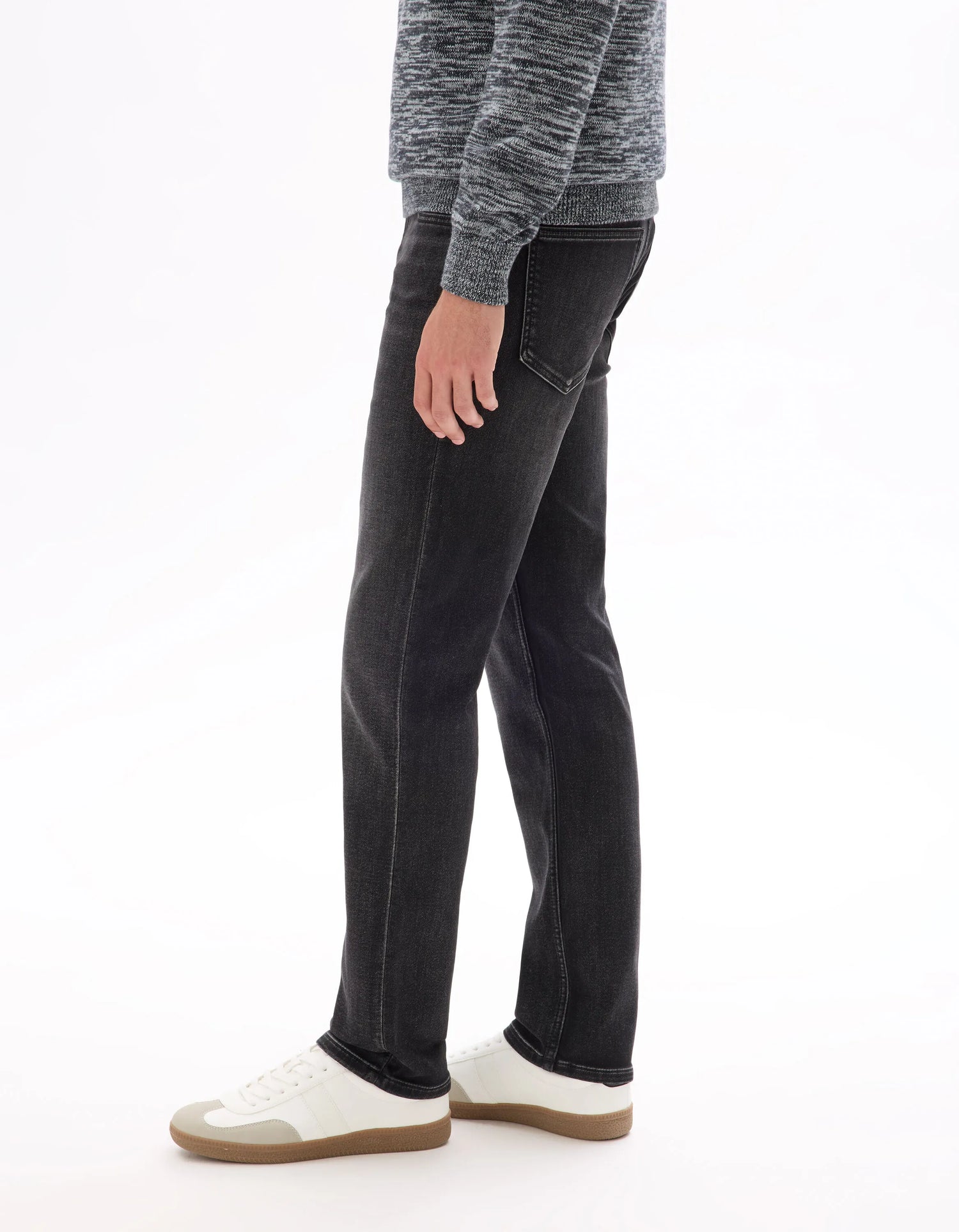 Celio_Washed Black_C.35 Straight Stretch Knit 3-Length Jeans_STLMAILLE_WASHED BLACK_04