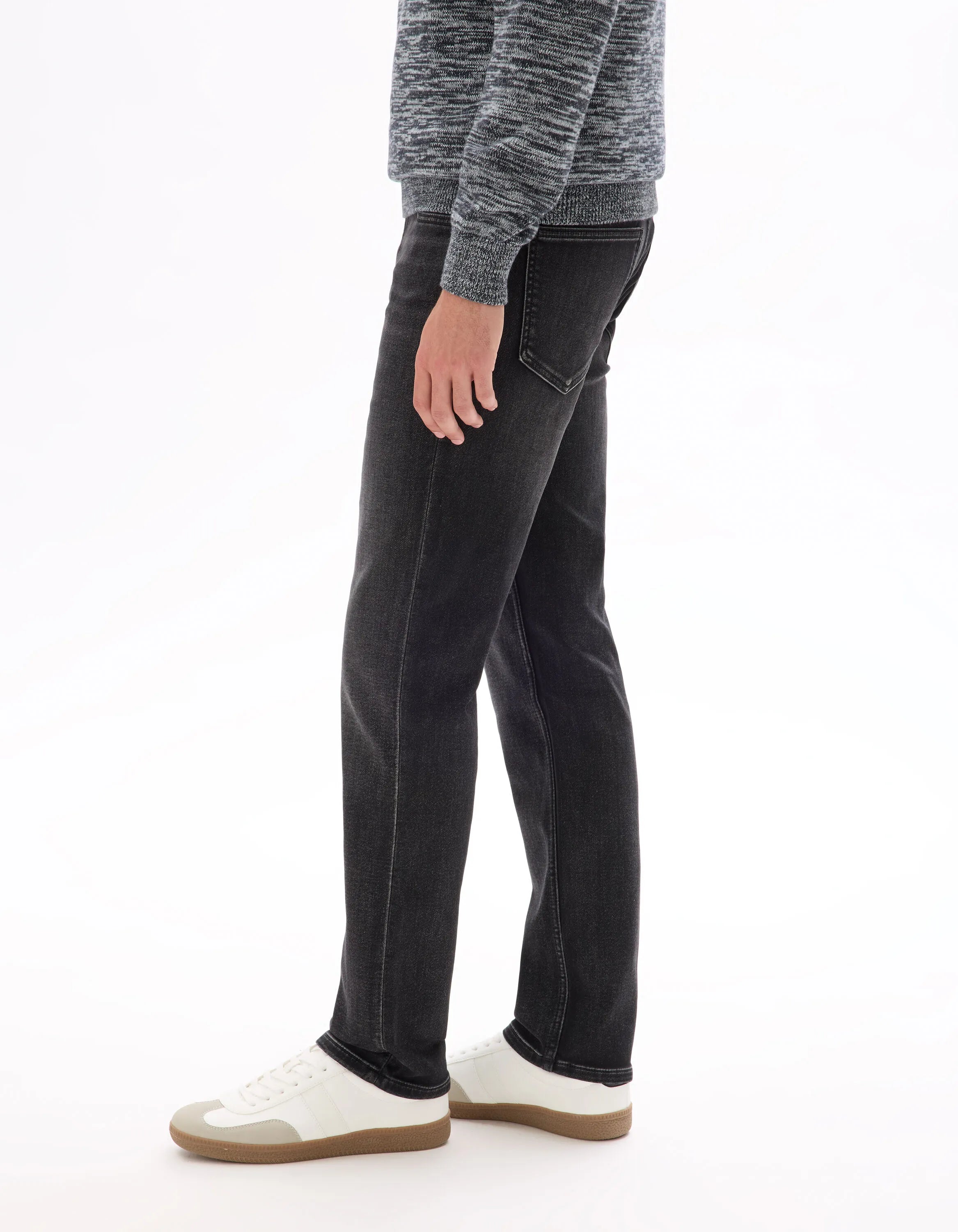 Celio_Washed Black_C.35 Straight Stretch Knit 3-Length Jeans_STLMAILLE_WASHED BLACK_04