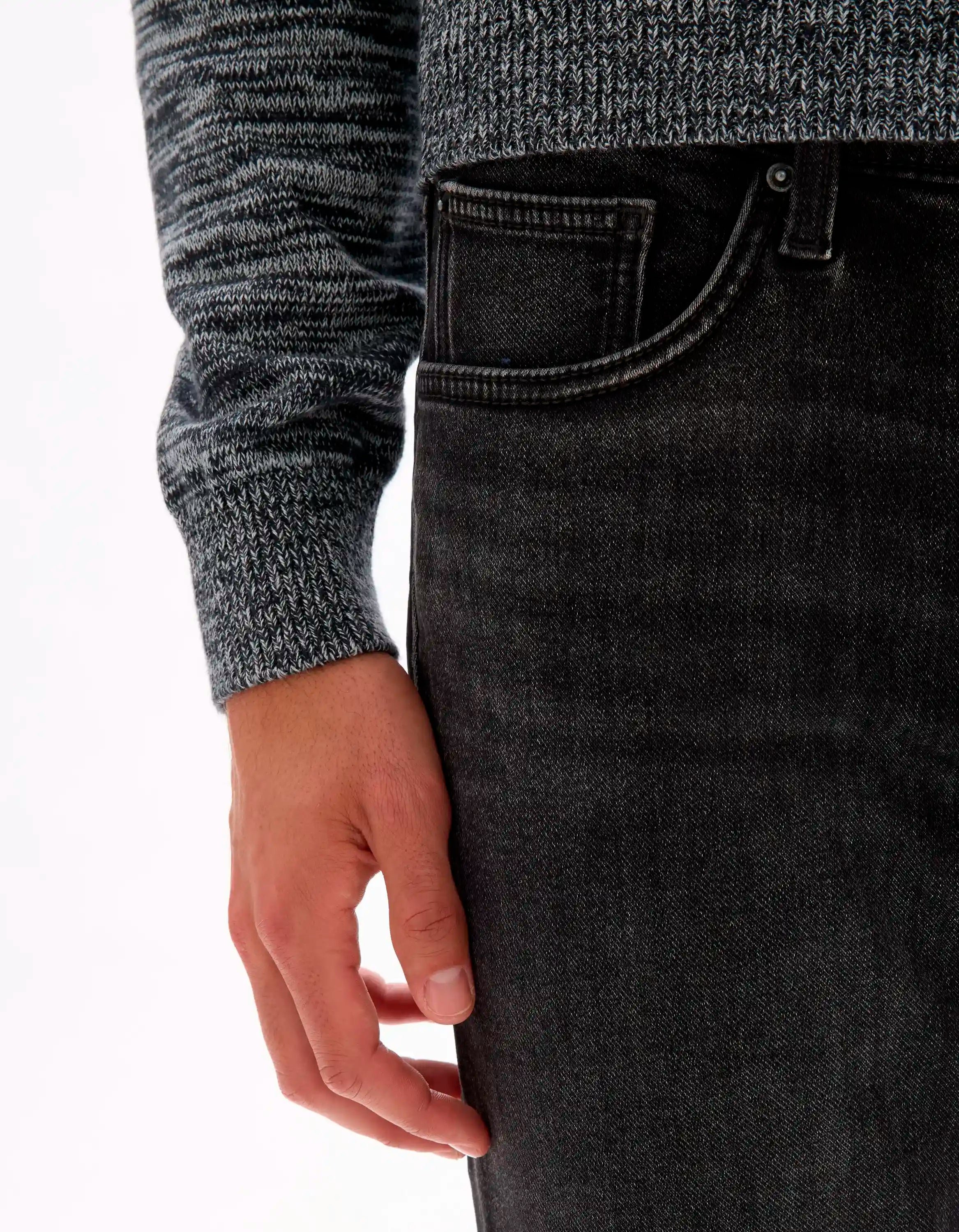 Celio_Washed Black_C.35 Straight Stretch Knit 3-Length Jeans_STLMAILLE_WASHED BLACK_05