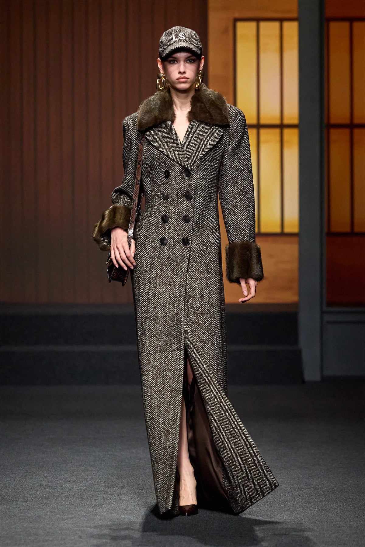 Luisa Spagnoli Var Spinato T.Moro/Castoro Women Strepitoso Maxi Coat with Fur-Effect Details - Fashion Show SKU: STREPITOSO_3368 0953 Image 07