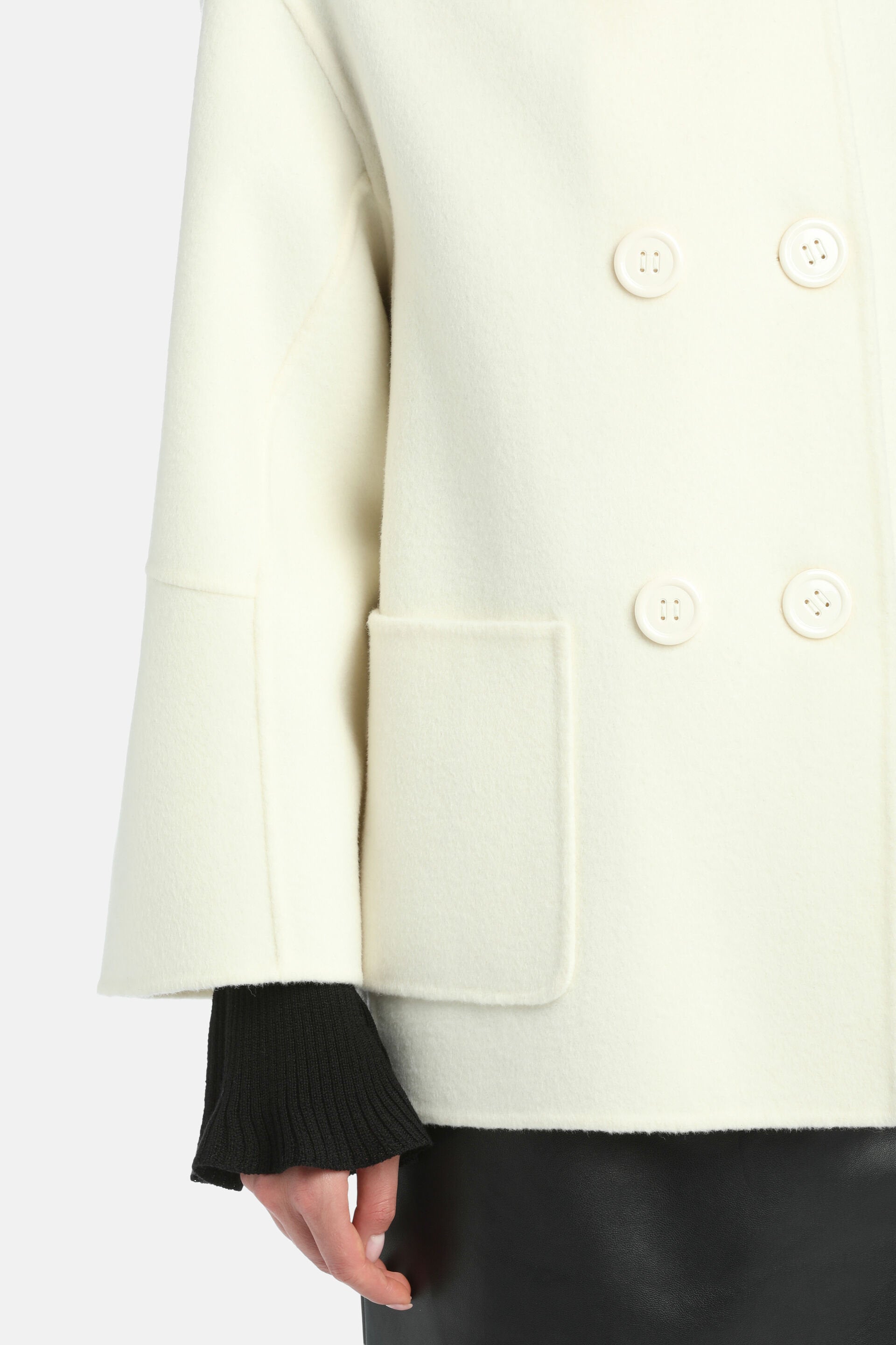 Luisa Spagnoli_Super - Double-Breasted Jacket_SUPER_0202_05