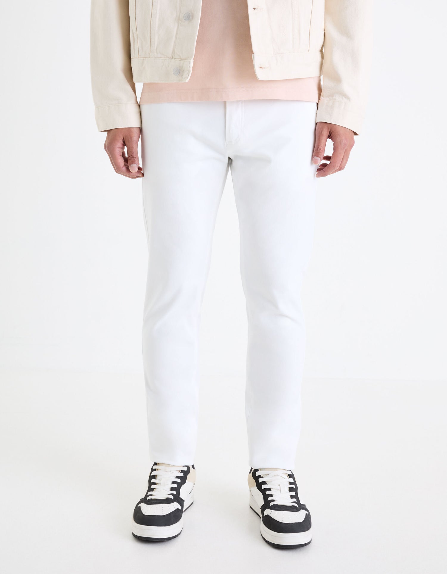 Celio_White Slim Fit Stretch Cotton Chinos_TOCHARLES_OPTICAL WHITE_01