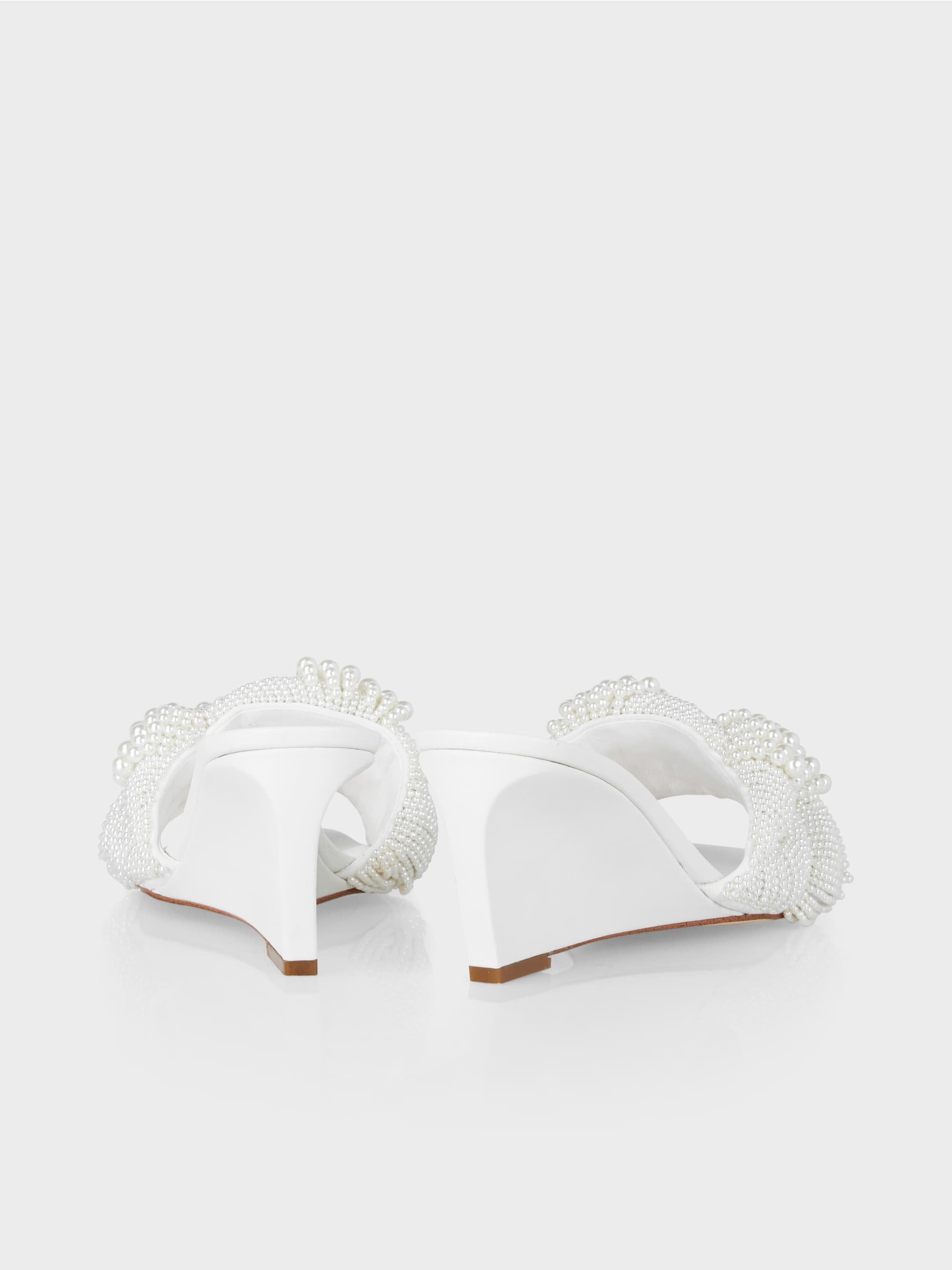 Wedges With Pearls_Wb Sq.01 Z10_100_02