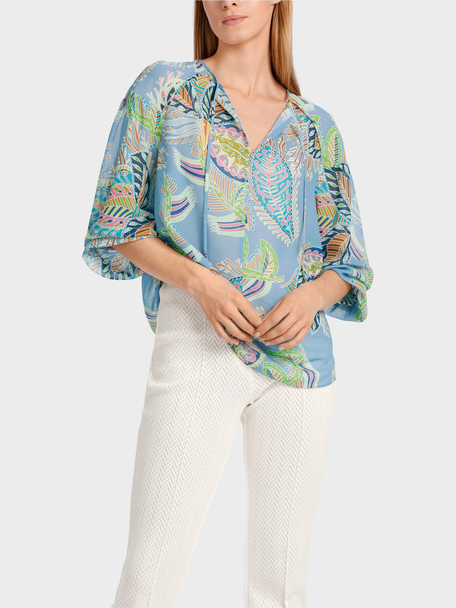 Wide Blouse With Leaf Motif_Wc 51.33 W74_321_06