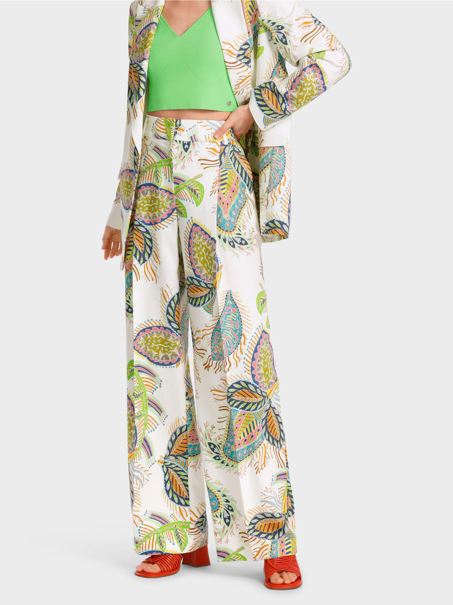 Wichita Model   Printed Pleated Pants_Wc 81.50 W72_100_04