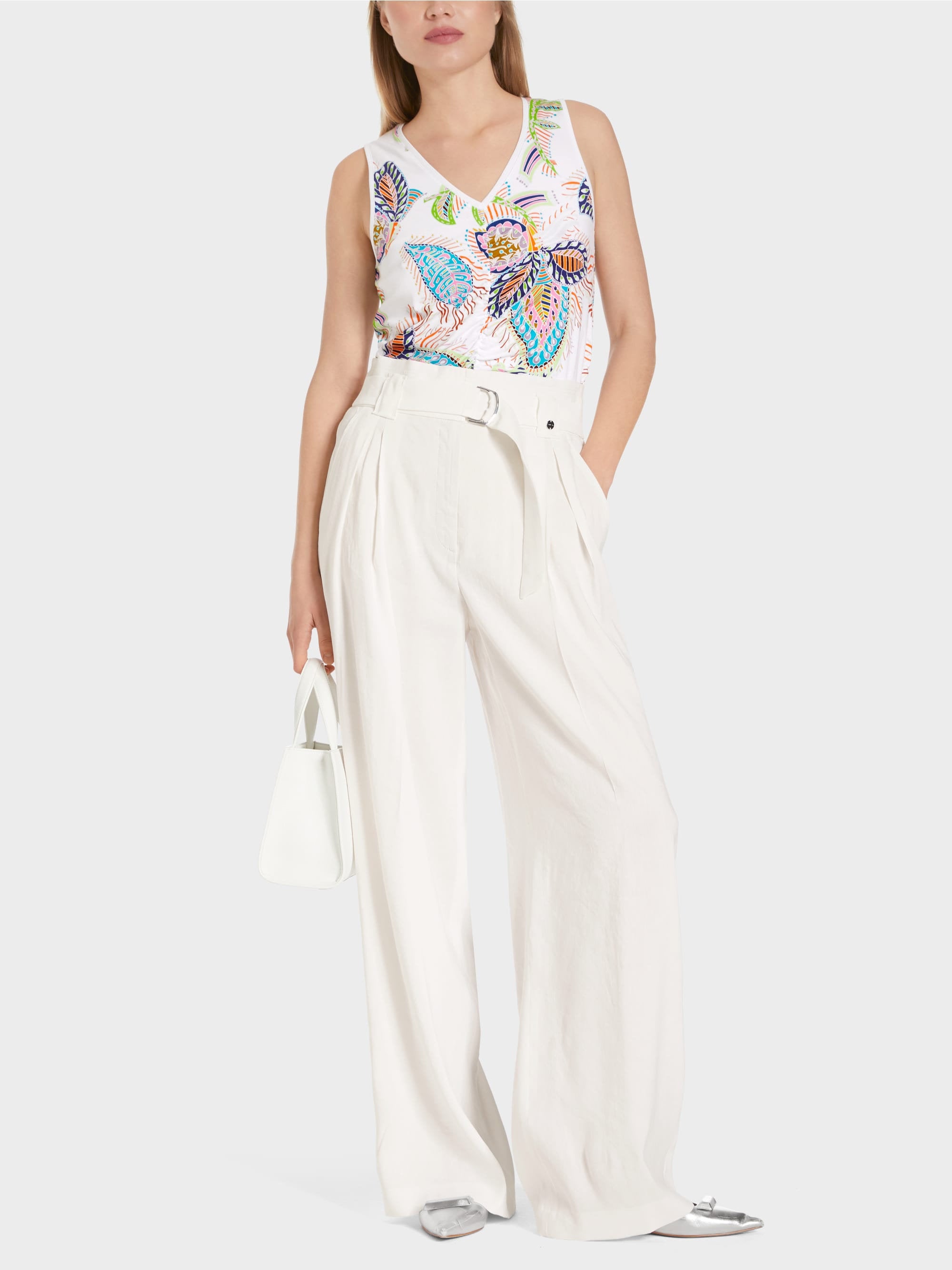 Model Wichita   Paperbag Style Pants_Wc 81.52 W47_110_01