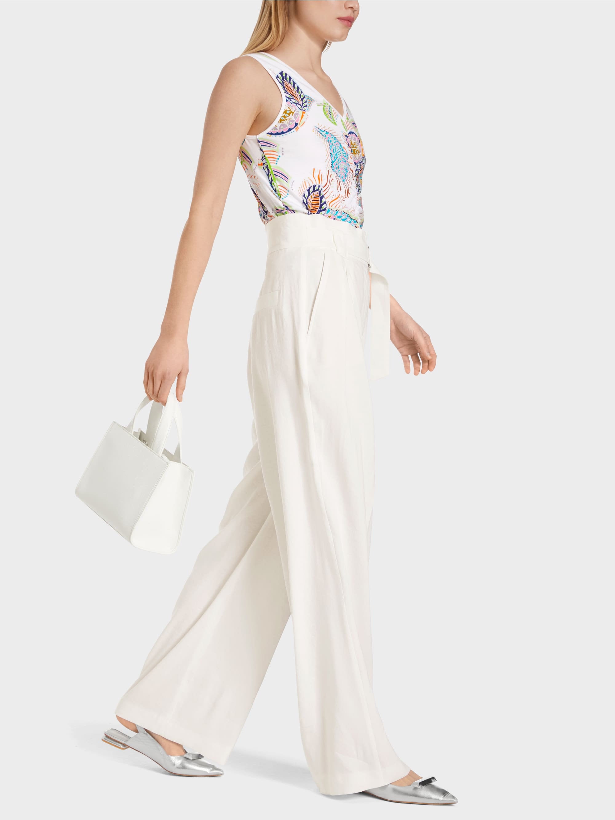 Model Wichita   Paperbag Style Pants_Wc 81.52 W47_110_04