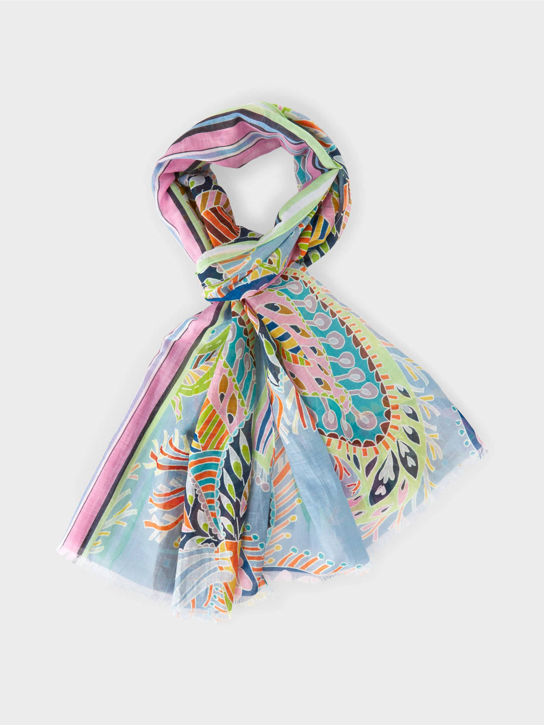Scarf In An Oriental Inspired Print_Wc B4.07 Z32_321_01