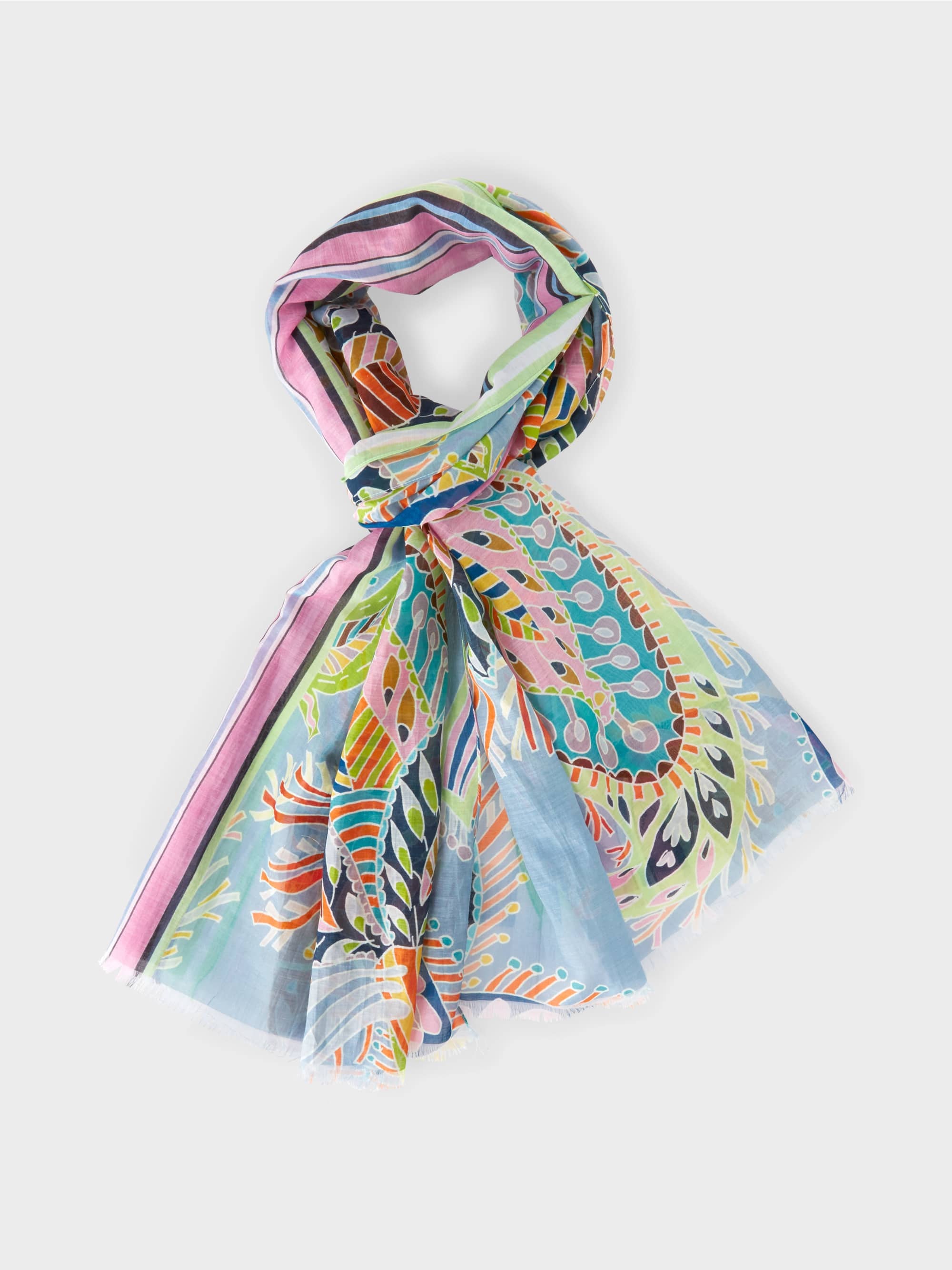 Scarf In An Oriental Inspired Print_Wc B4.07 Z32_321_01