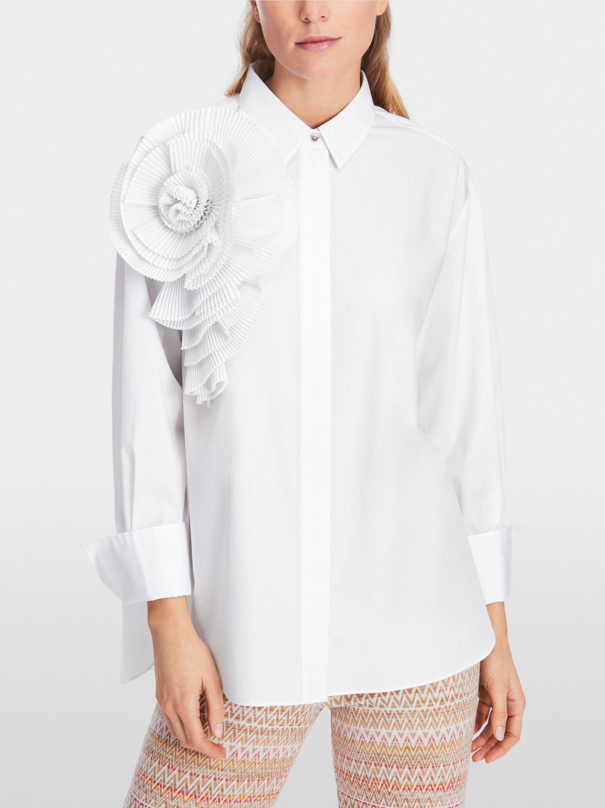 Blouse With Pleated Collar_XC 51.23 W16_100_05