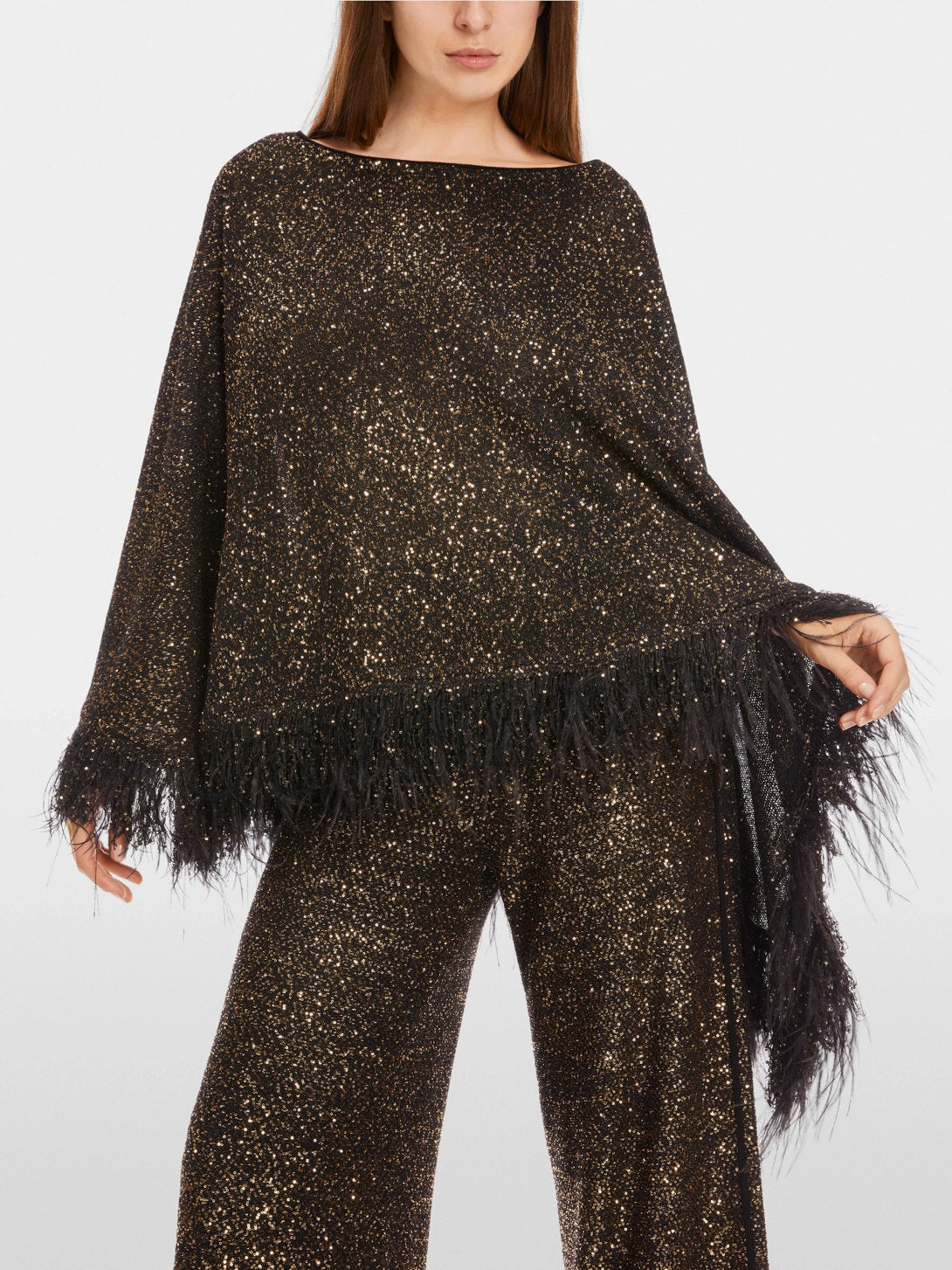 Ostrich Feather Poncho_XG 15.04 M71_900_01