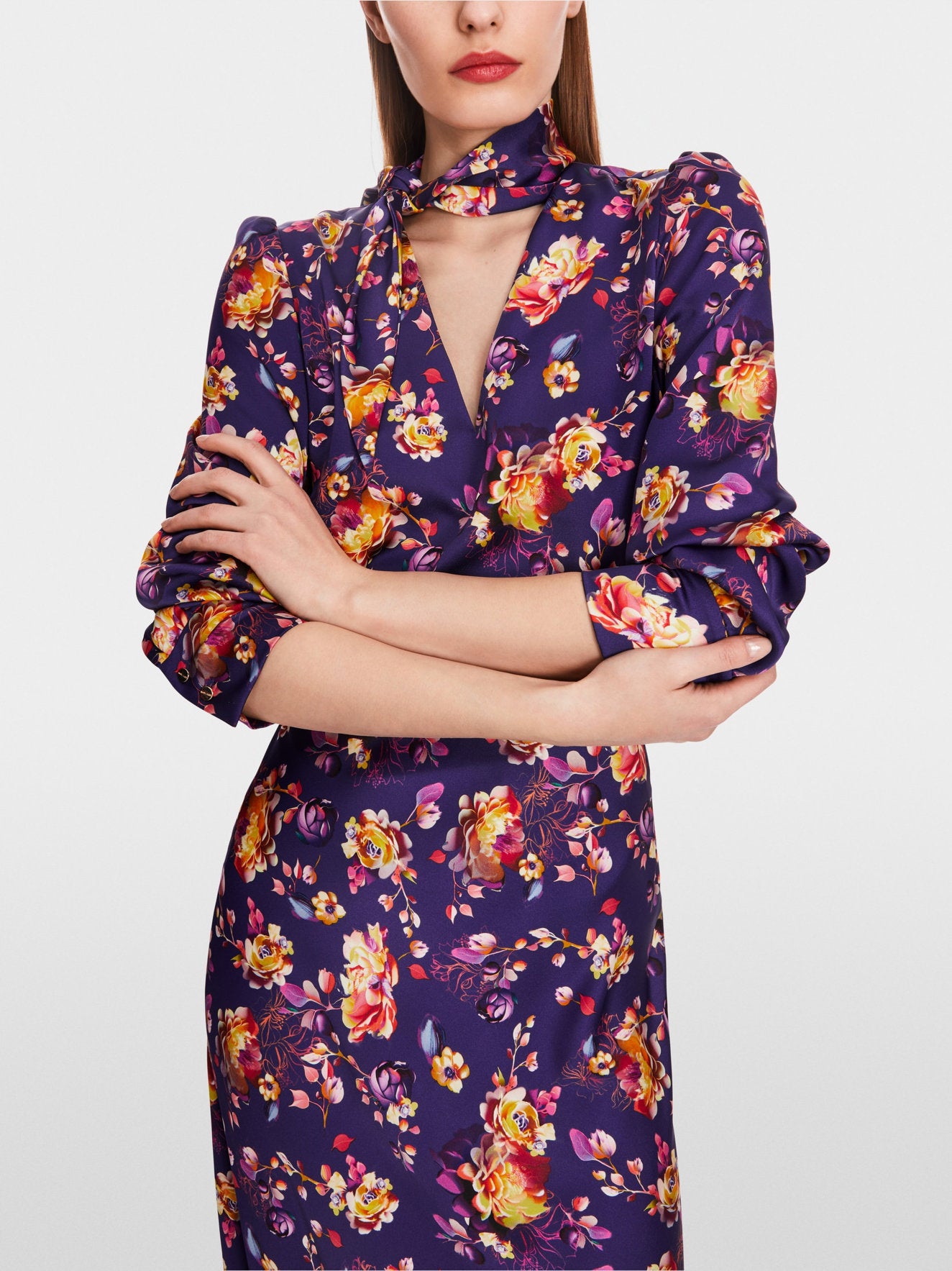 Flared Blouse With Ai Floral Print_XG 51.01 W07_748_04